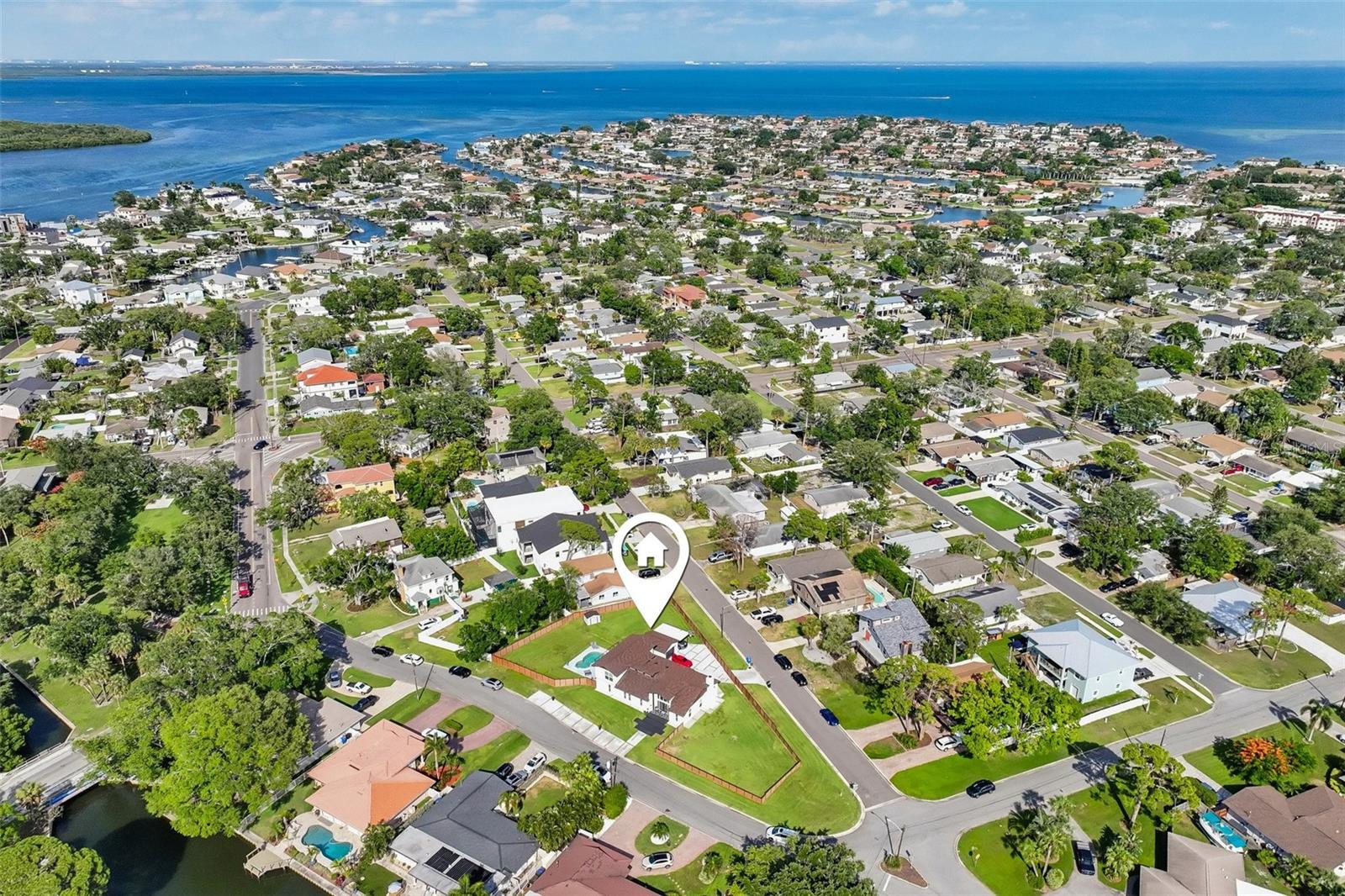 5201 HUNTINGTON ST NE, ST PETERSBURG, FL, 33703