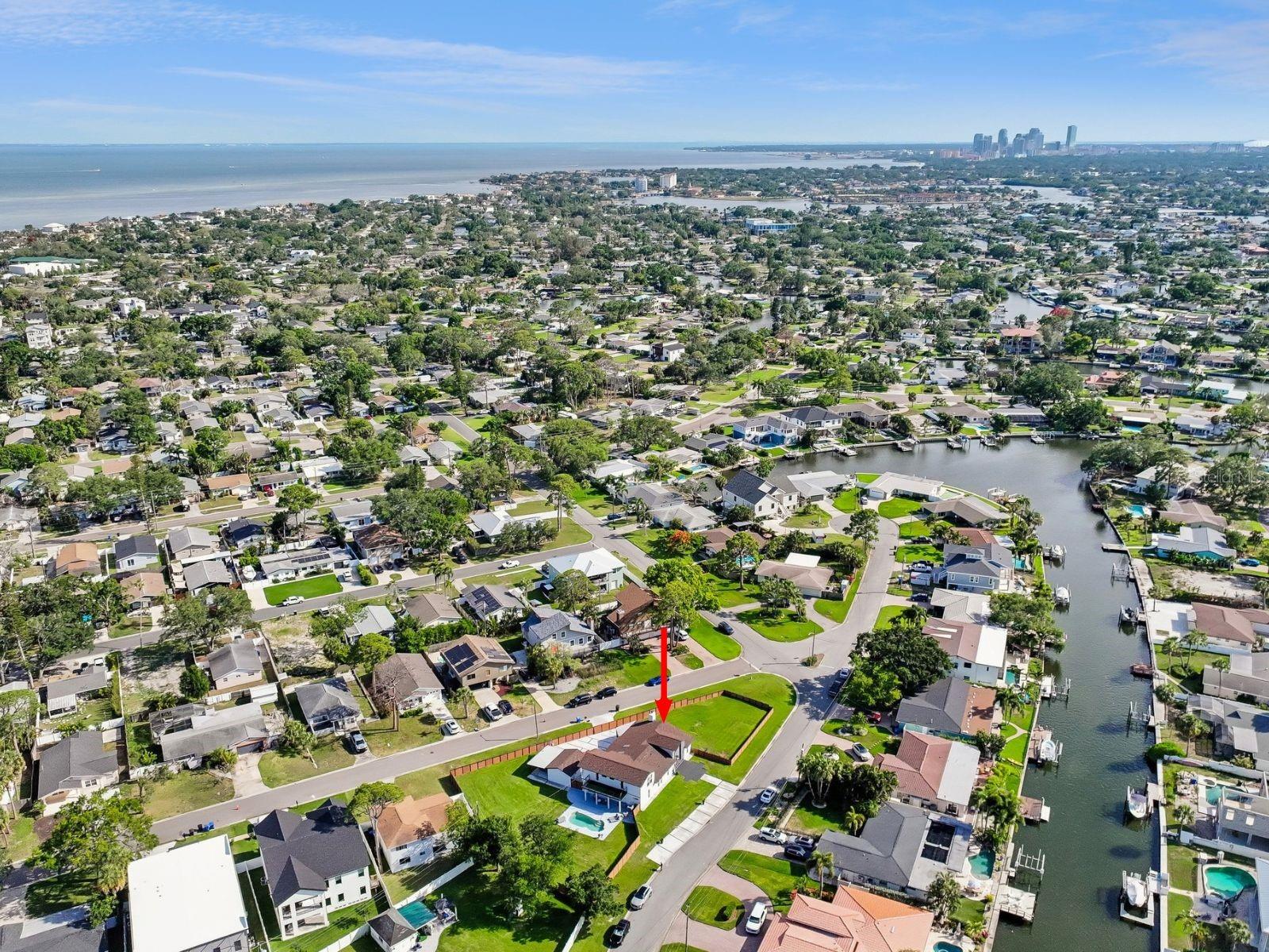 5201 HUNTINGTON ST NE, ST PETERSBURG, FL, 33703