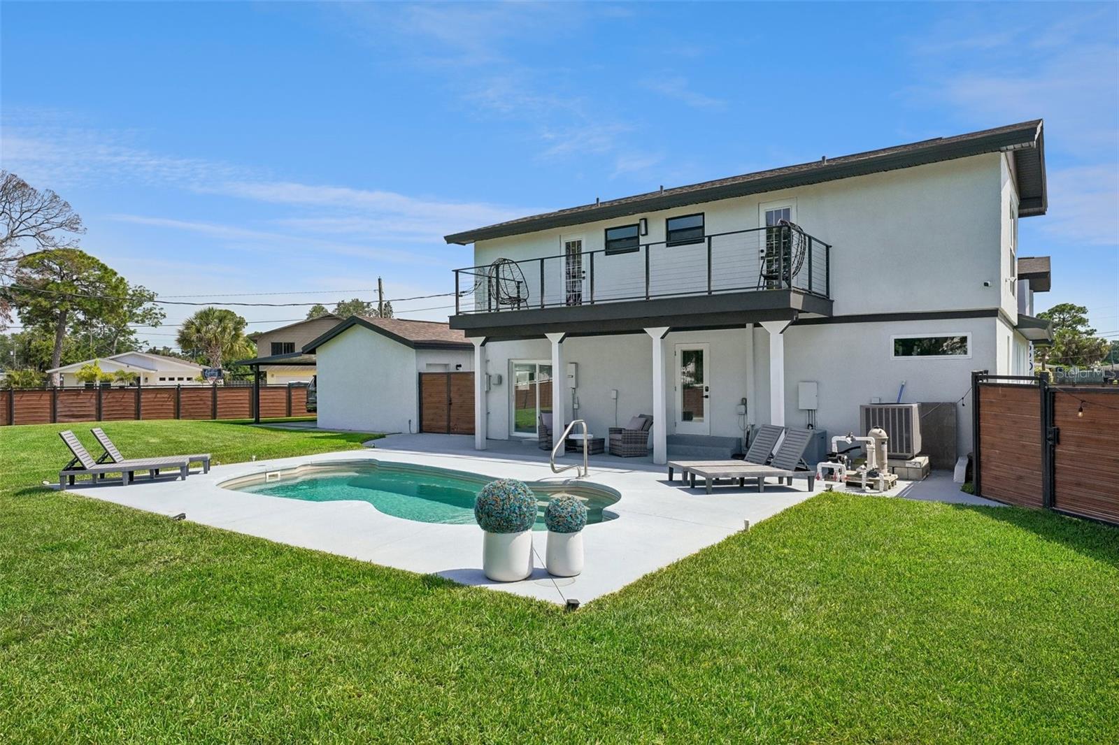 5201 HUNTINGTON ST NE, ST PETERSBURG, FL, 33703