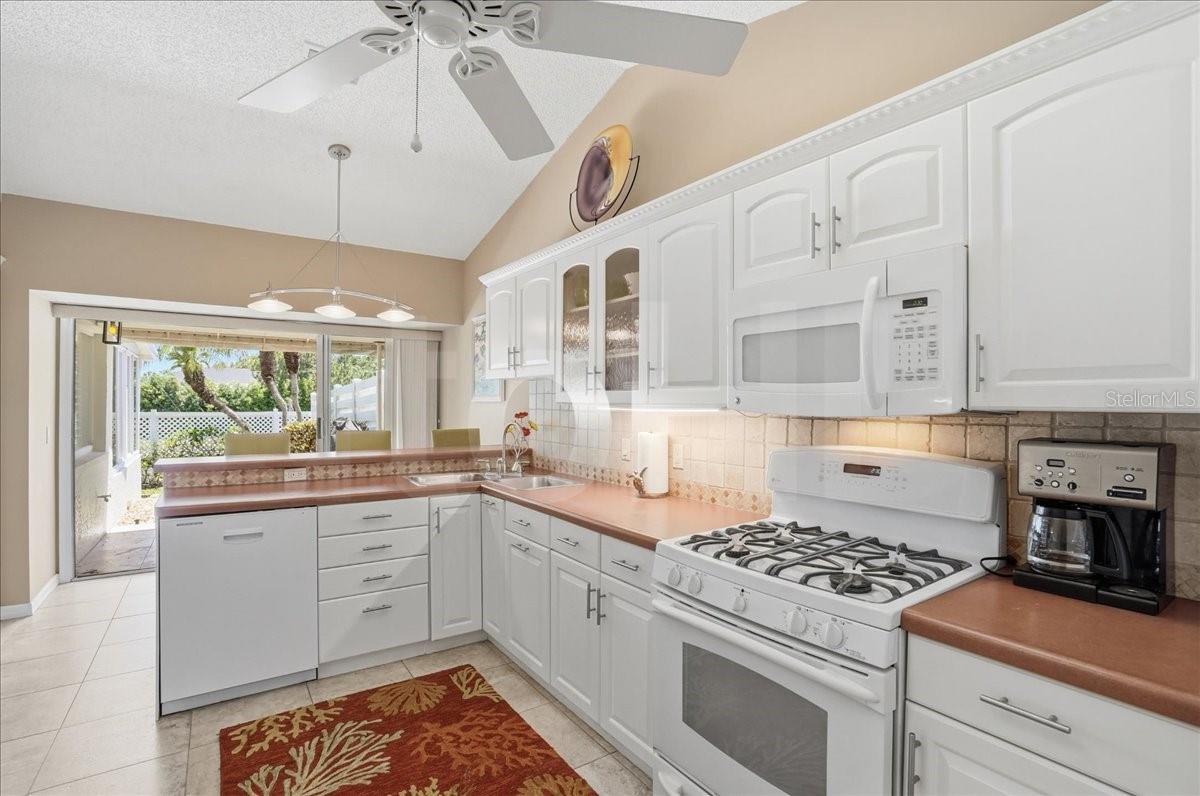 4904 61ST AVENUE TER W, BRADENTON, FL, 34210