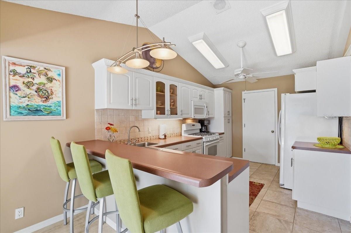 4904 61ST AVENUE TER W, BRADENTON, FL, 34210