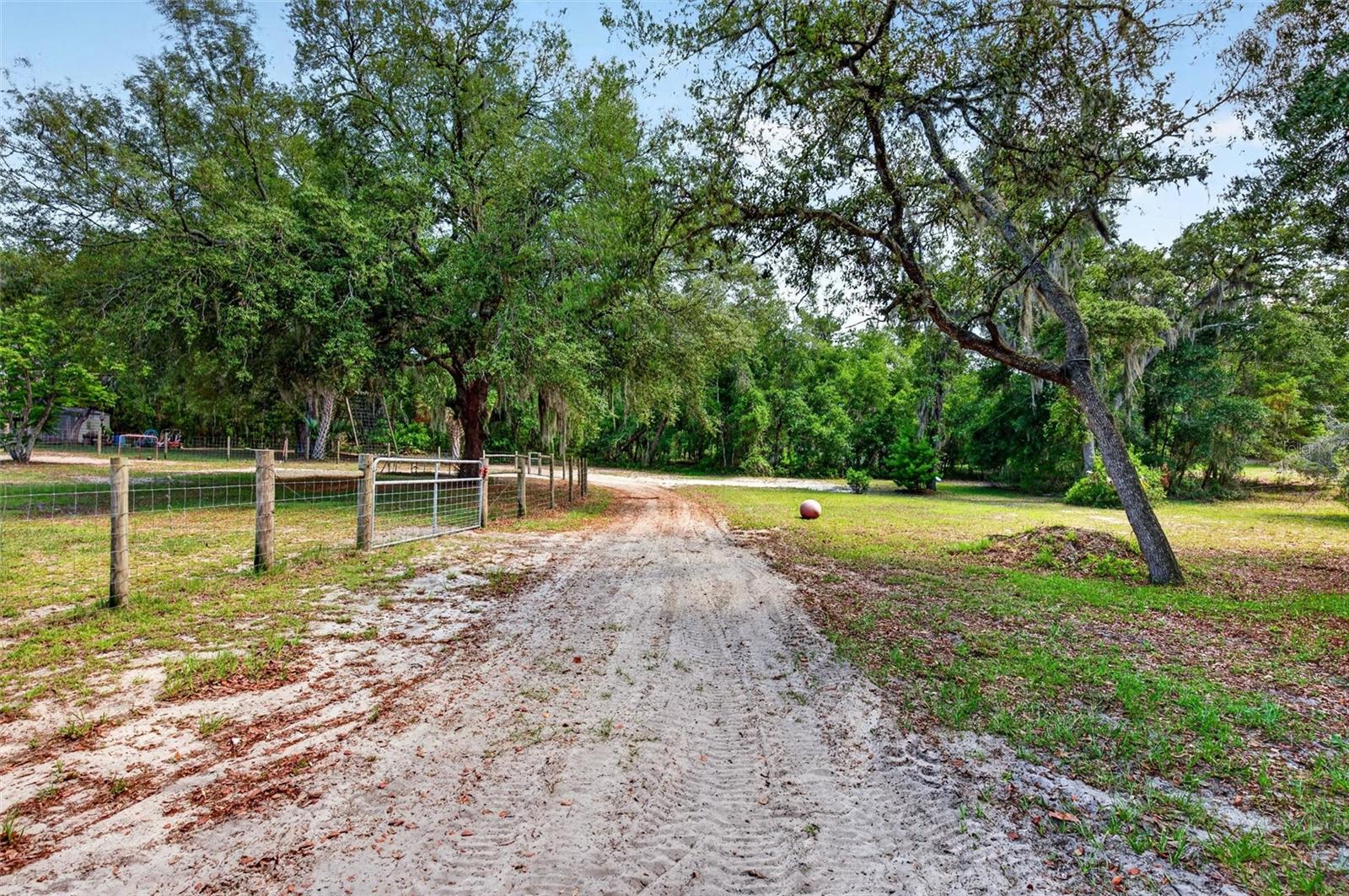 5390 EAST AVE, DE LEON SPRINGS, FL, 32130