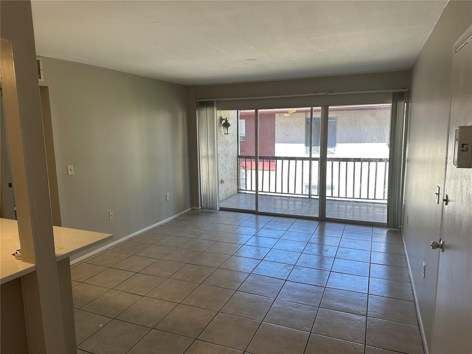 8602 CHAMPLAIN CT #88, TAMPA, FL, 33614