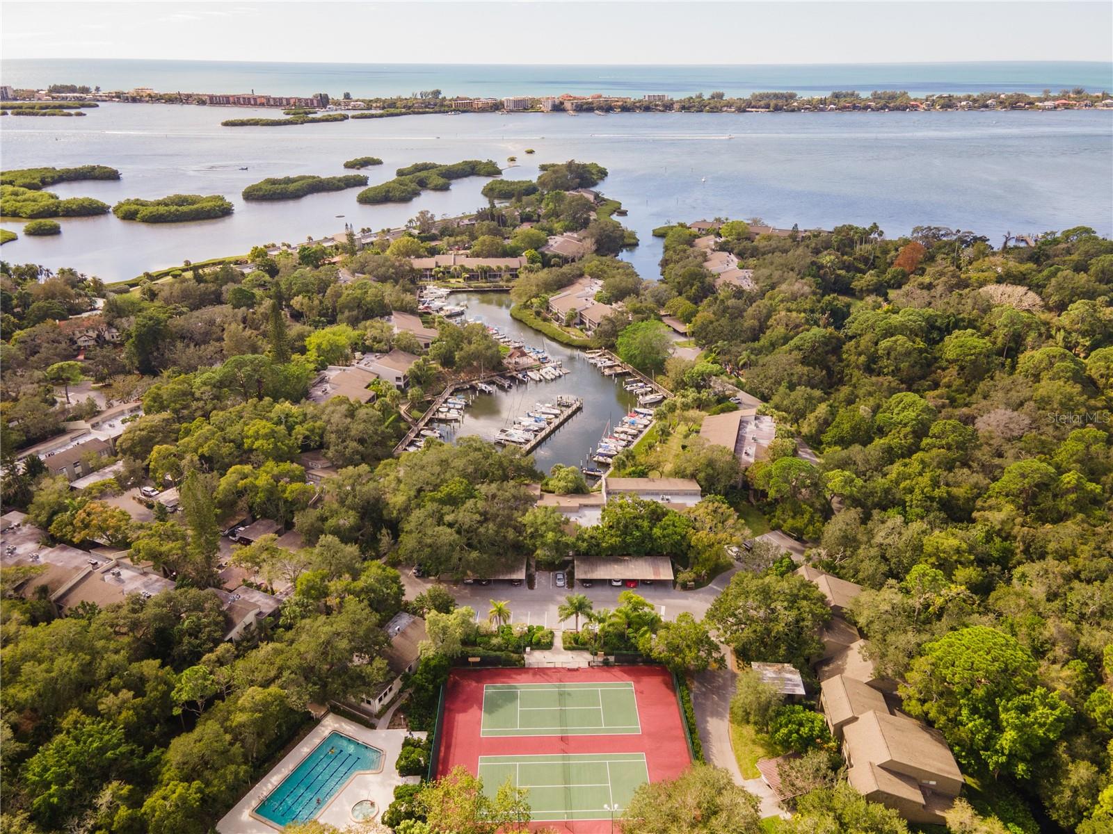 1702 GLENHOUSE DR #410, SARASOTA, FL, 34231