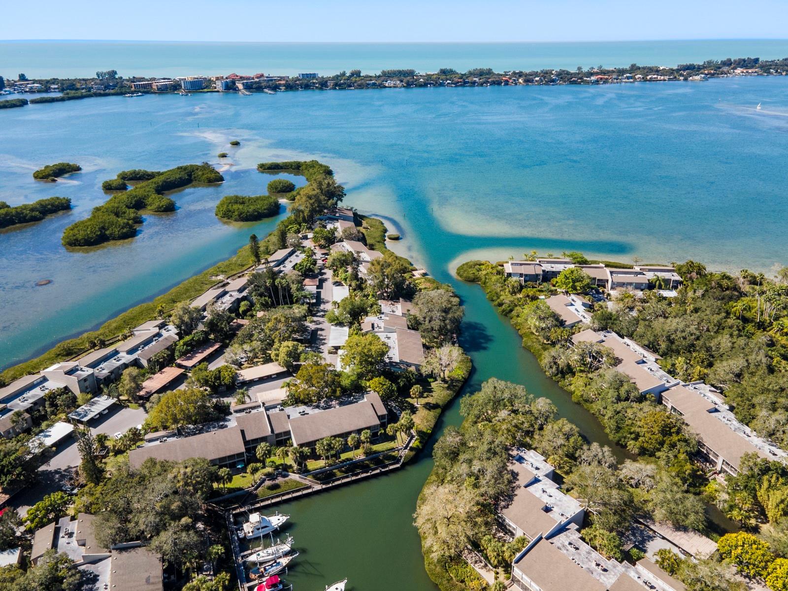 1702 GLENHOUSE DR #410, SARASOTA, FL, 34231