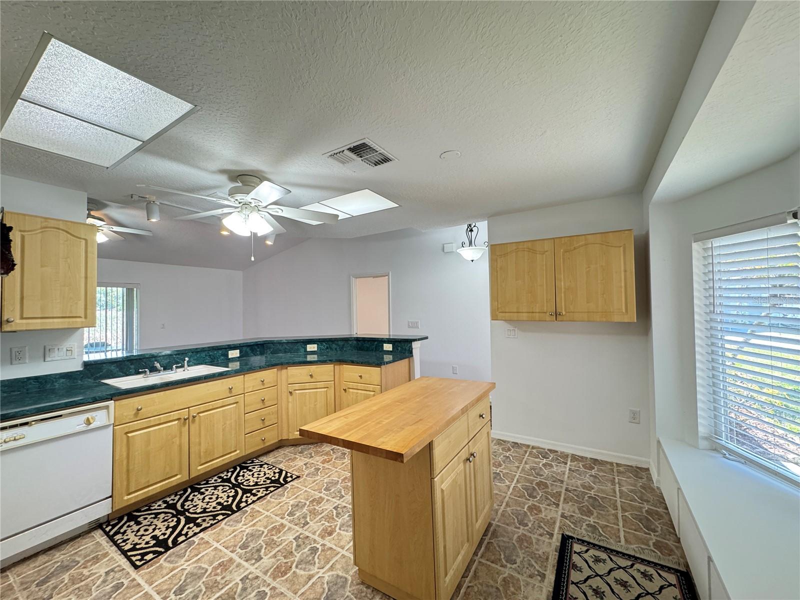 21606 ROSEWOOD CT, LUTZ, FL, 33549