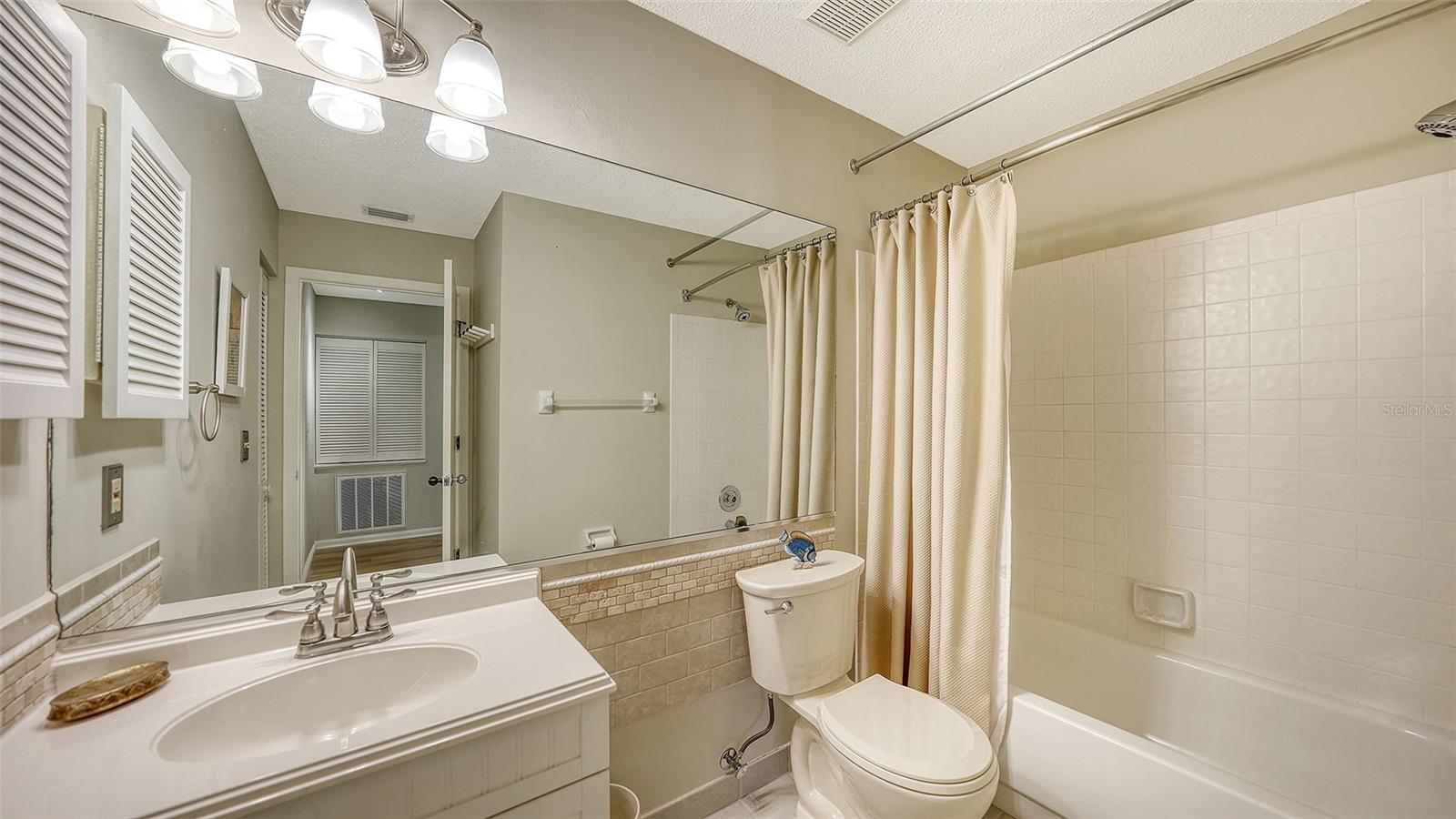 1632 STARLING DR #101, SARASOTA, FL, 34231
