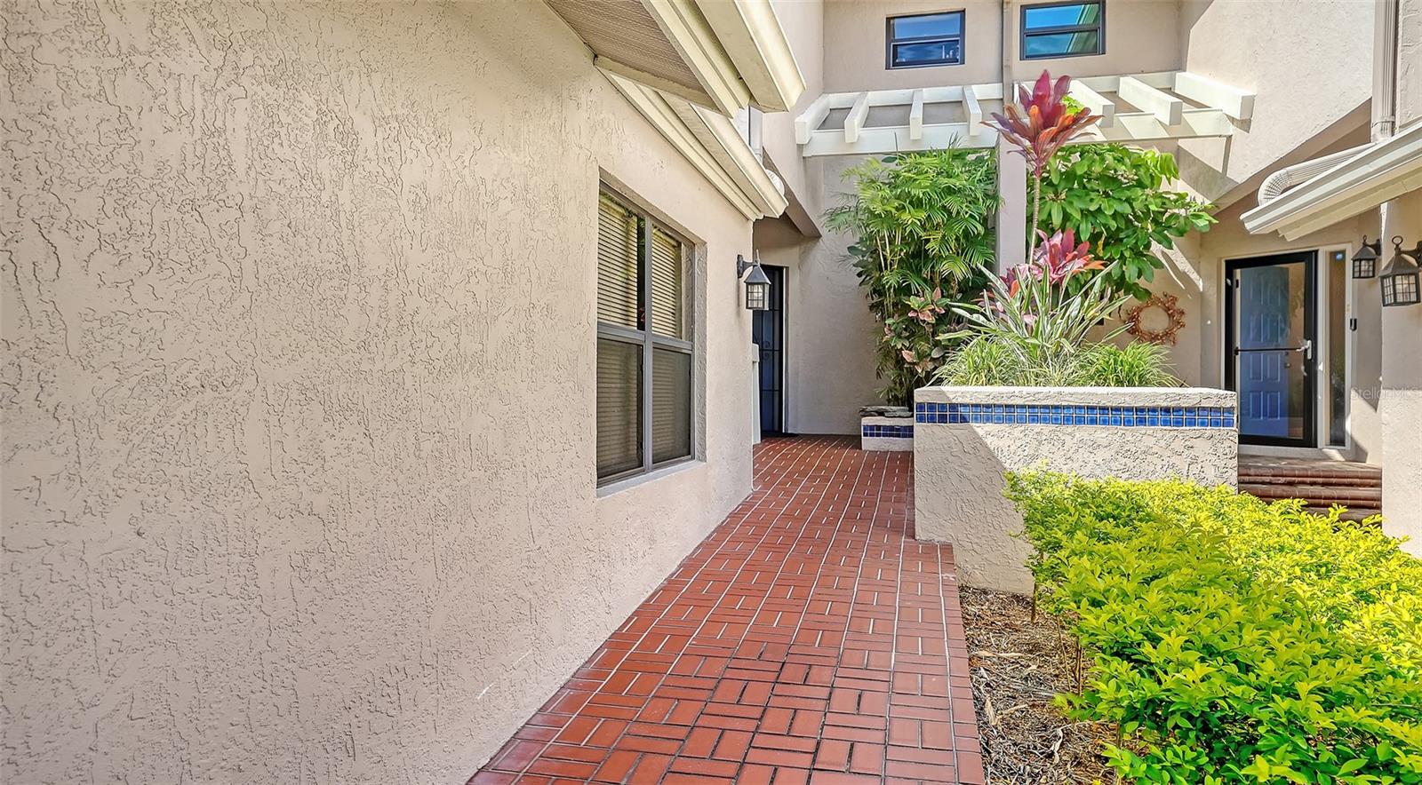 1632 STARLING DR #101, SARASOTA, FL, 34231