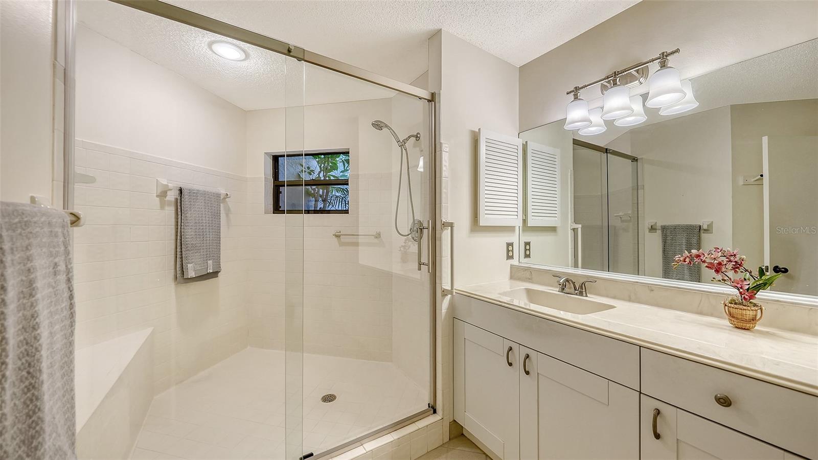 1632 STARLING DR #101, SARASOTA, FL, 34231