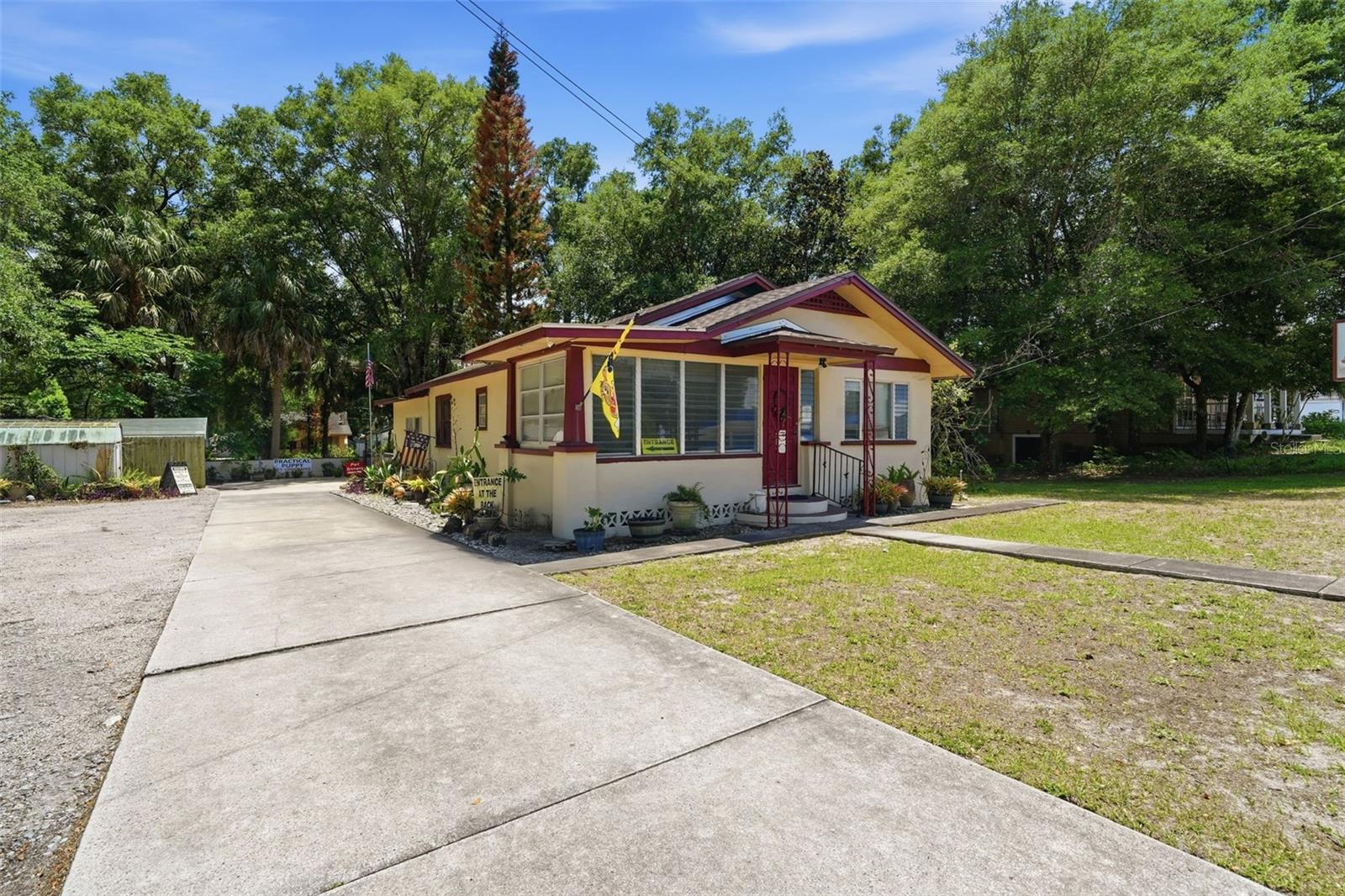 718 E NEW YORK AVE, DELAND, FL, 32724