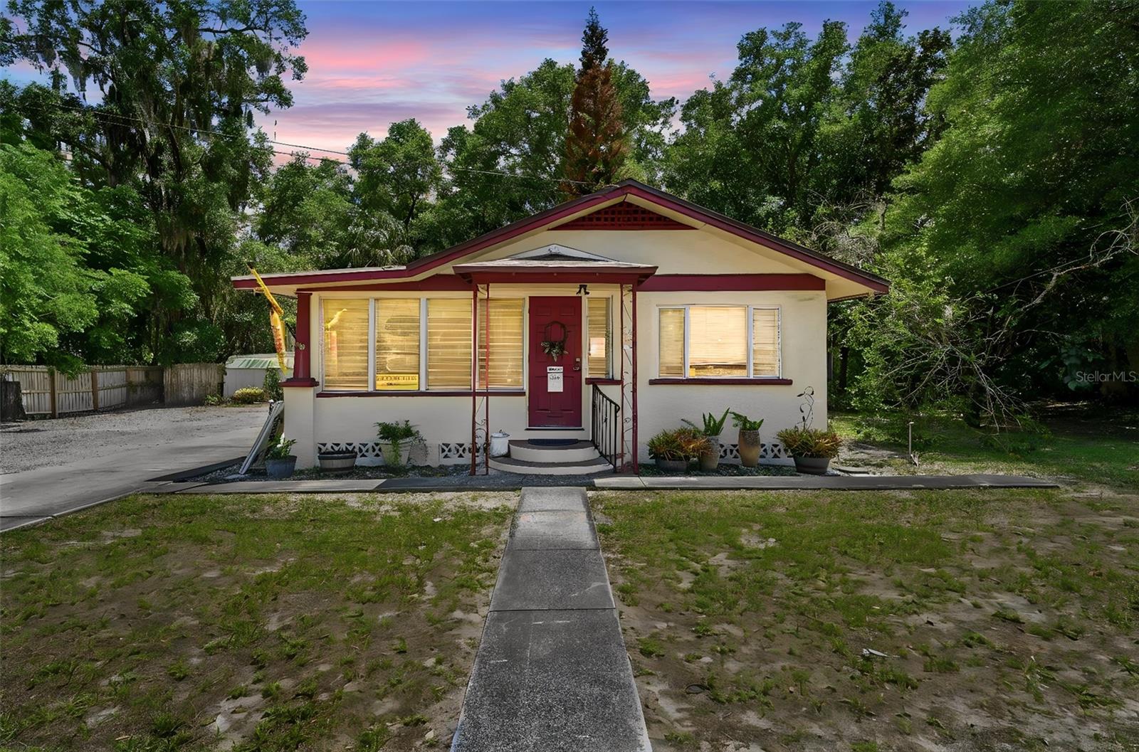 718 E NEW YORK AVE, DELAND, FL, 32724