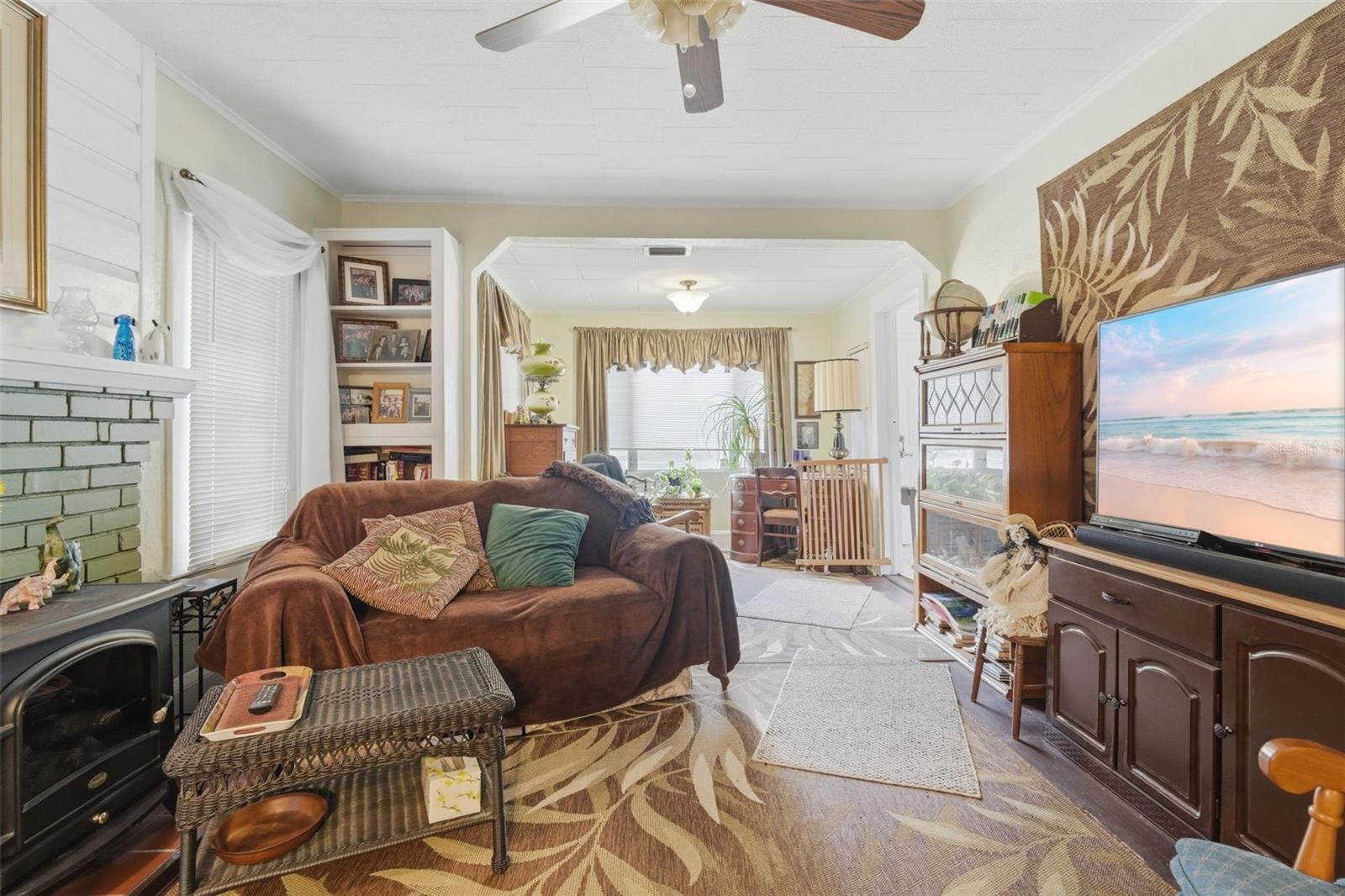 718 E NEW YORK AVE, DELAND, FL, 32724