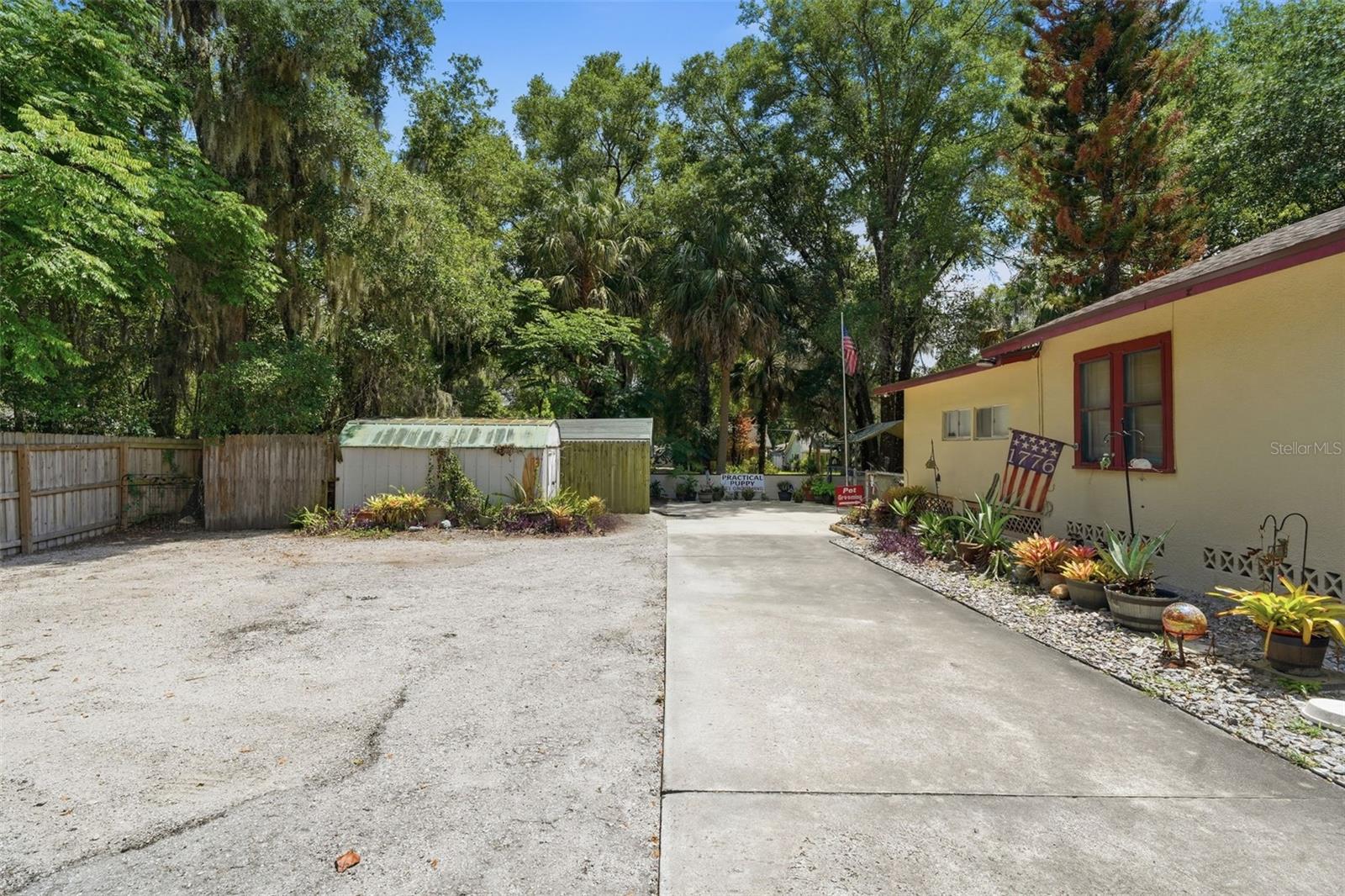 718 E NEW YORK AVE, DELAND, FL, 32724