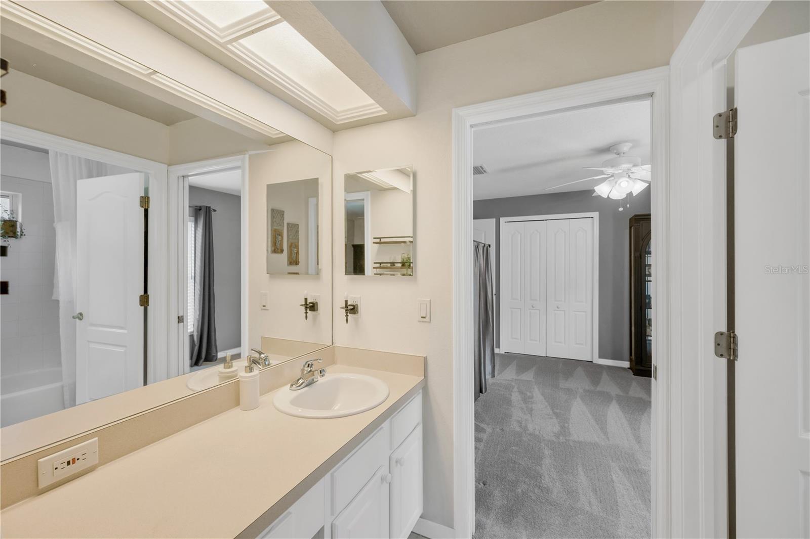 4315 FAIRCOURT DR, VALRICO, FL, 33596