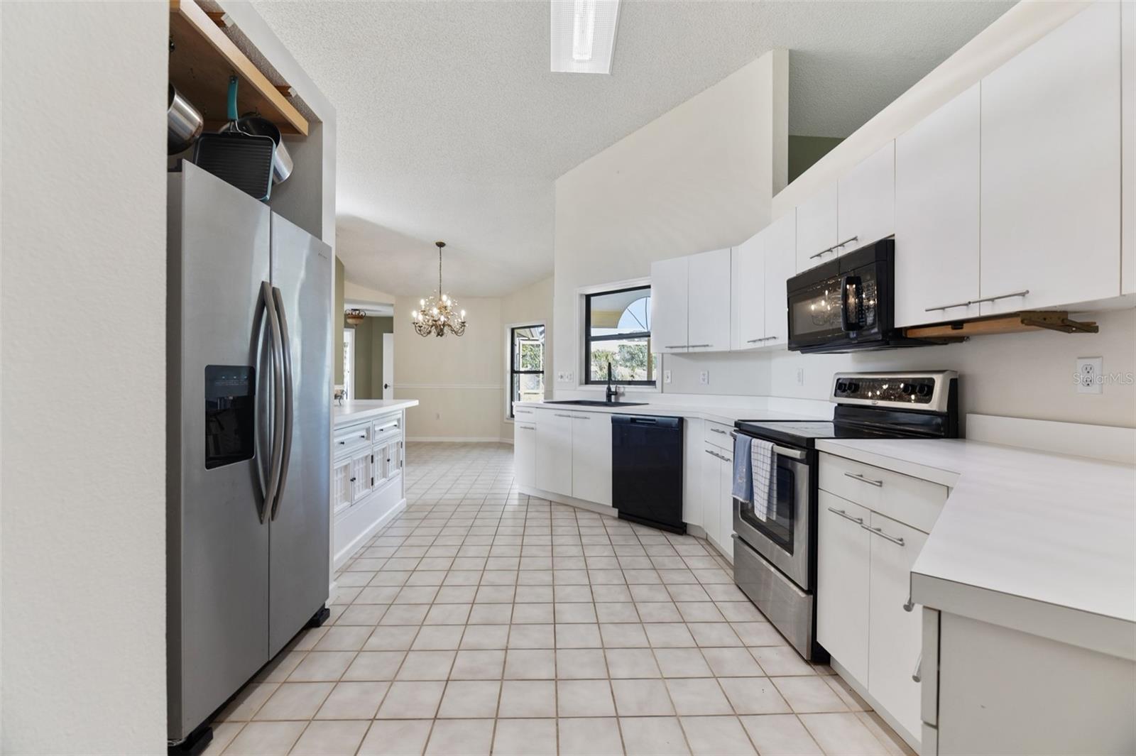 8432 PALM LAKES CT, SARASOTA, FL, 34243