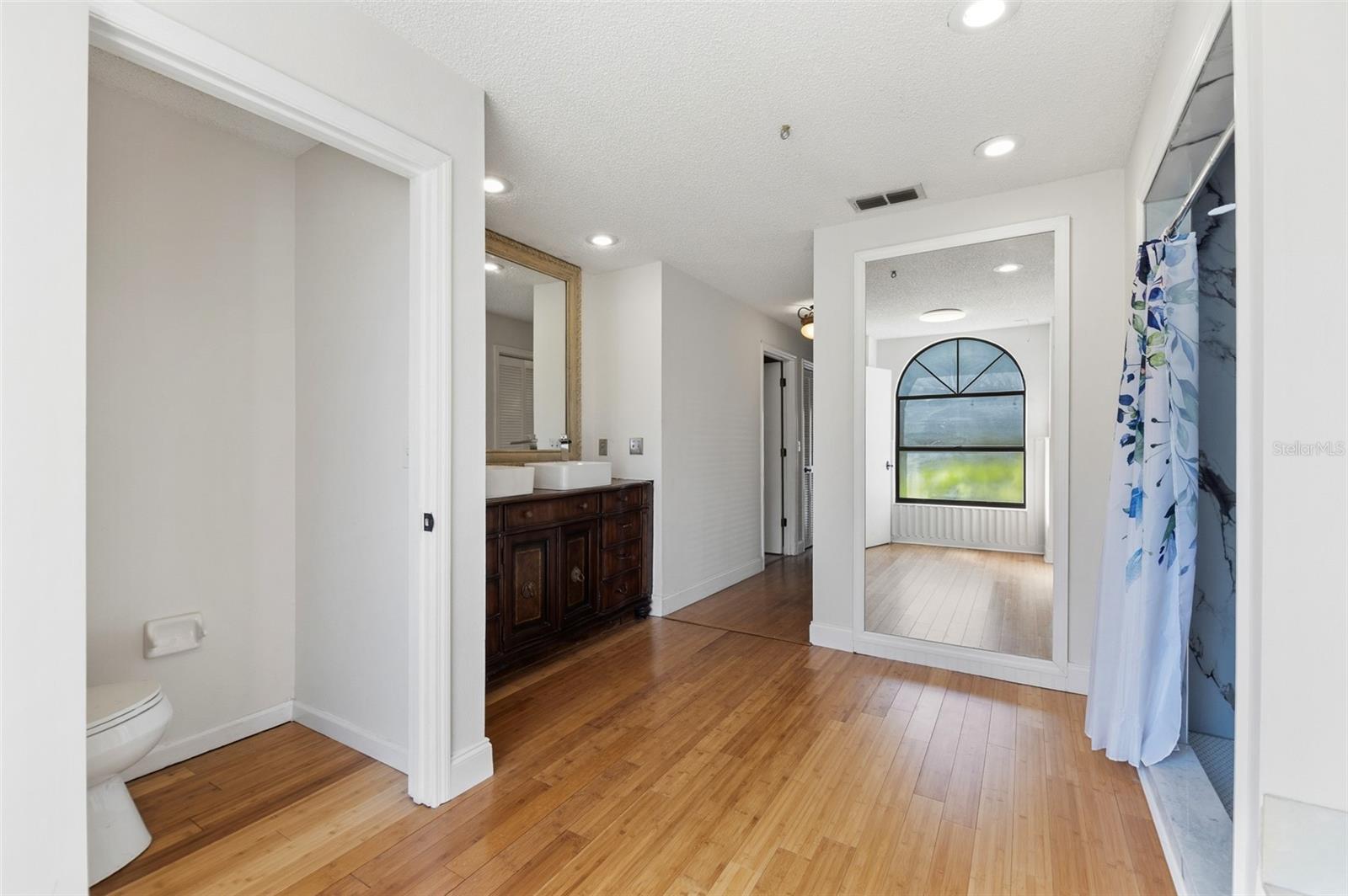 8432 PALM LAKES CT, SARASOTA, FL, 34243