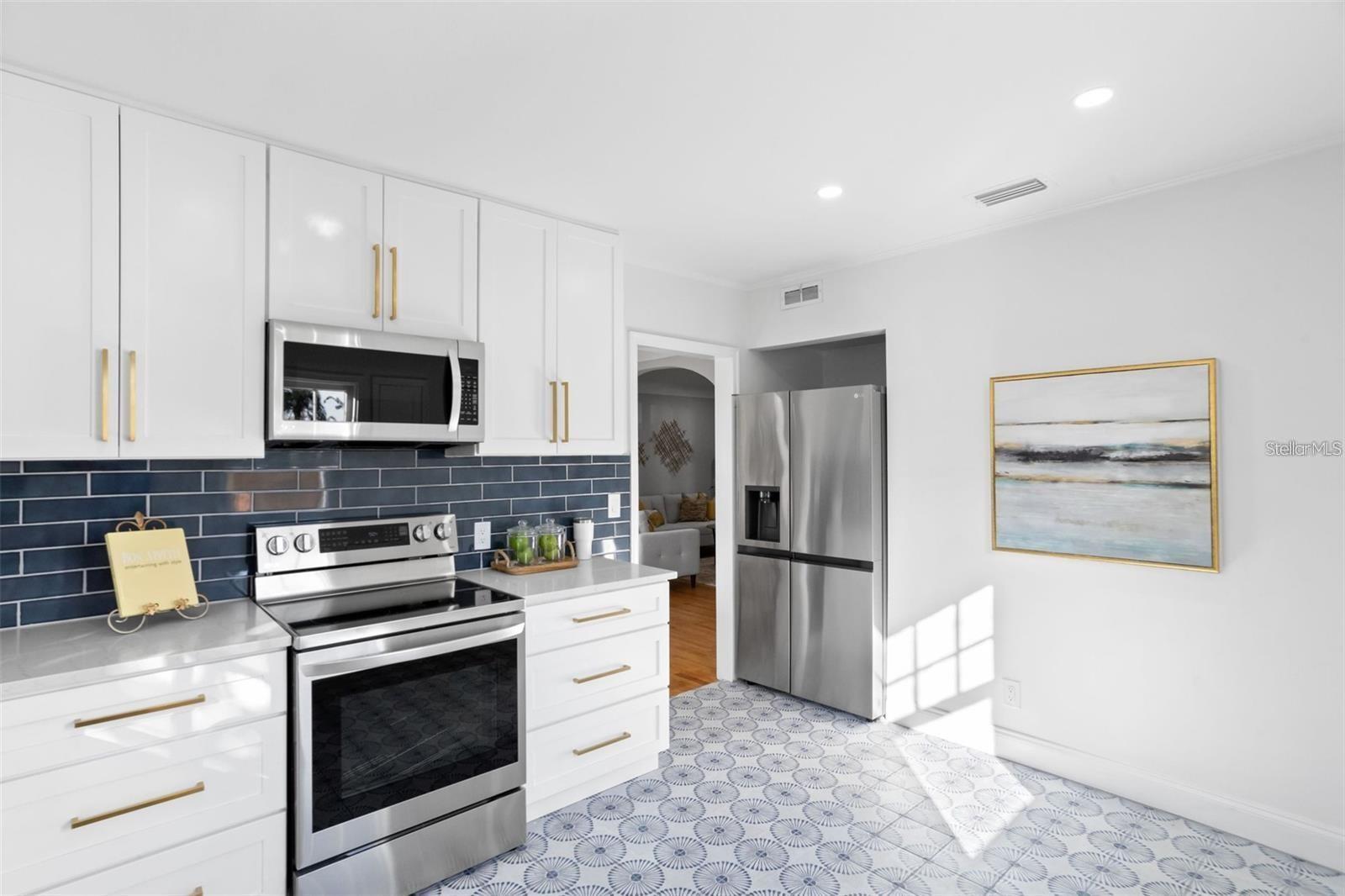 1224 GREENWOOD AVE N, ST PETERSBURG, FL, 33704
