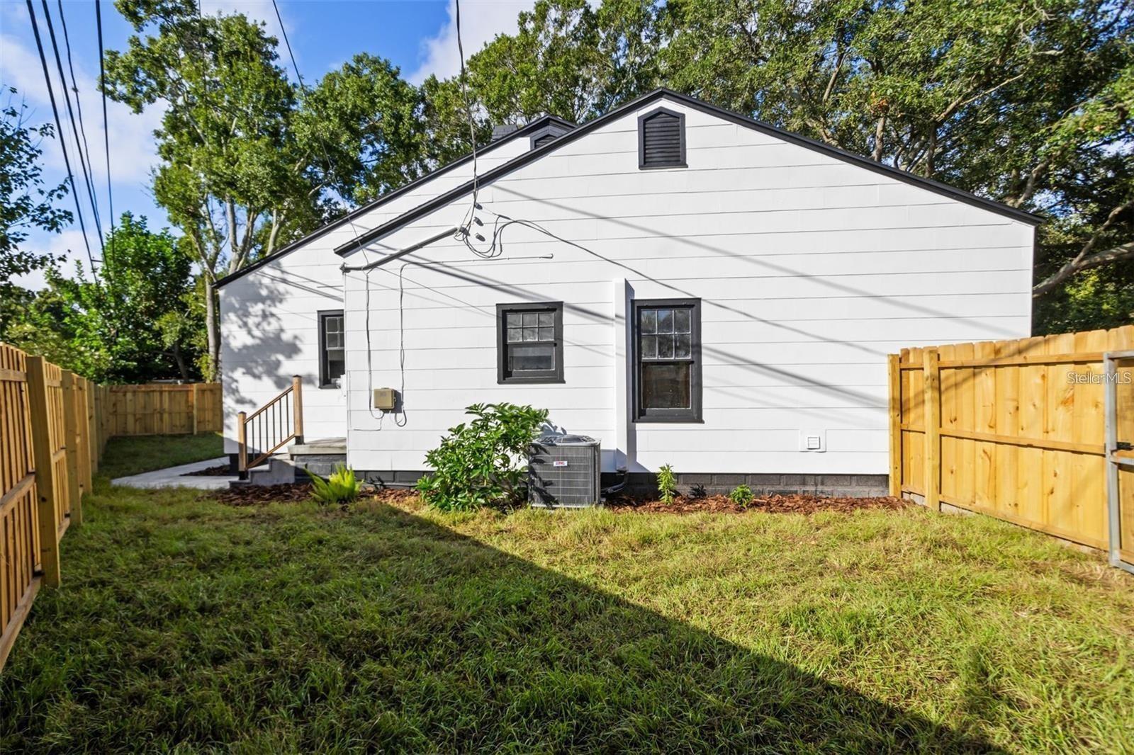 1224 GREENWOOD AVE N, ST PETERSBURG, FL, 33704