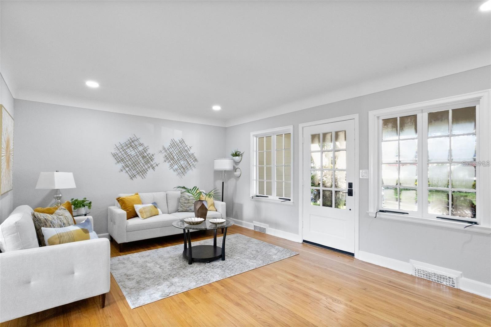 1224 GREENWOOD AVE N, ST PETERSBURG, FL, 33704