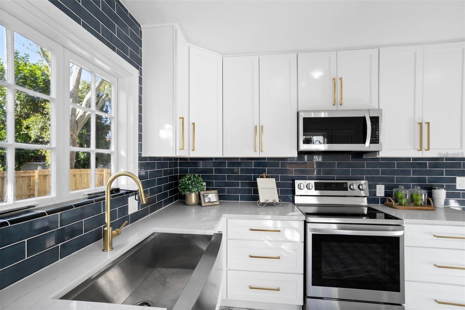 1224 GREENWOOD AVE N, ST PETERSBURG, FL, 33704