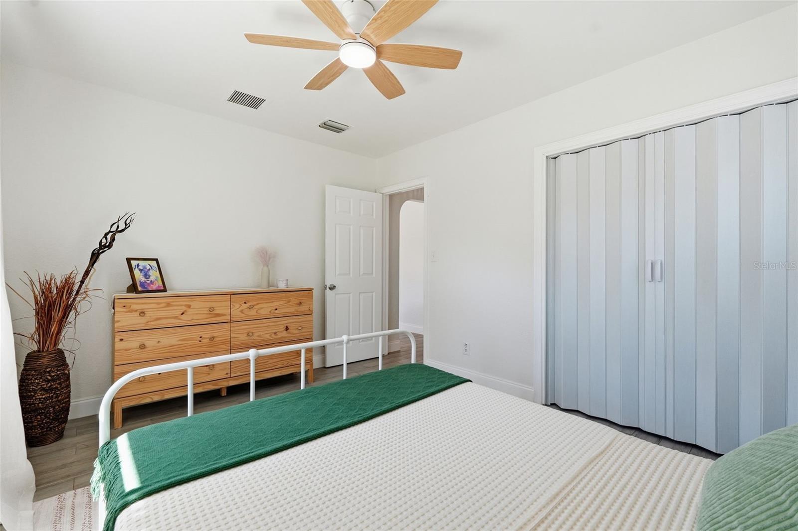 2855 VALENCIA WAY S, ST PETERSBURG, FL, 33705