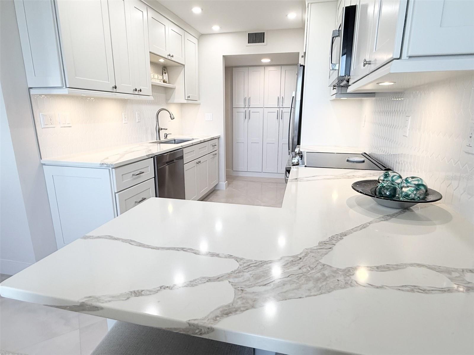 1050 LONGBOAT CLUB RD #803, LONGBOAT KEY, FL, 34228