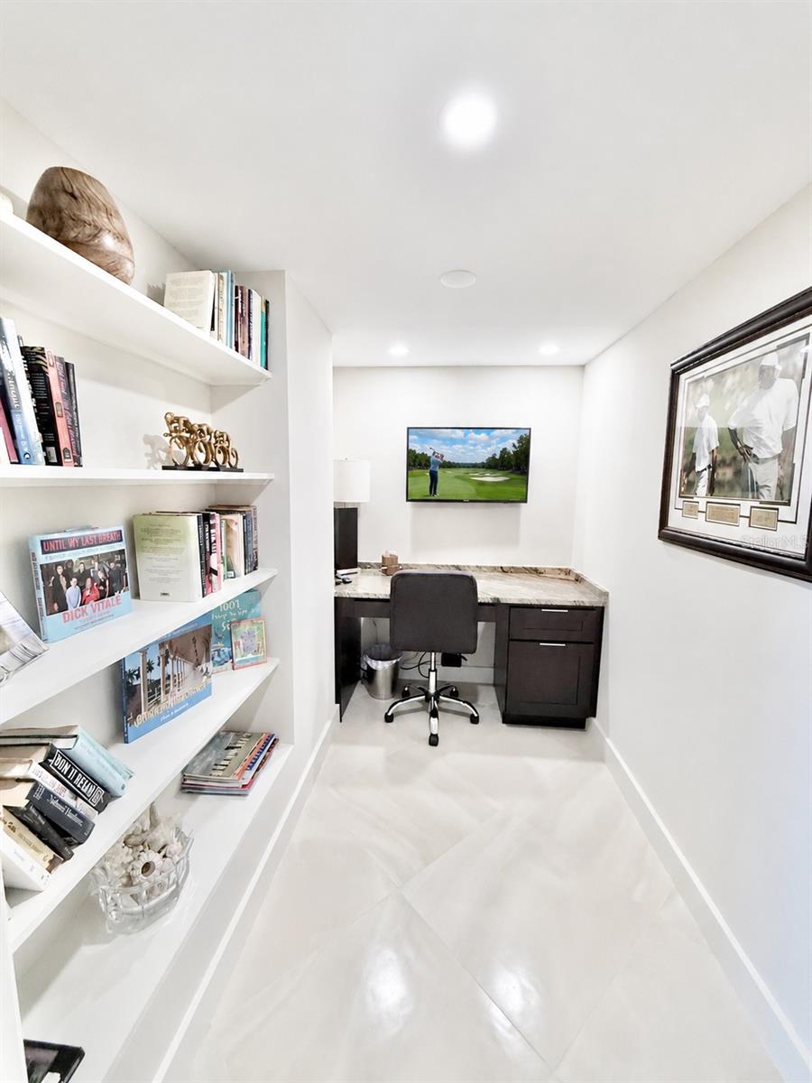 1050 LONGBOAT CLUB RD #803, LONGBOAT KEY, FL, 34228