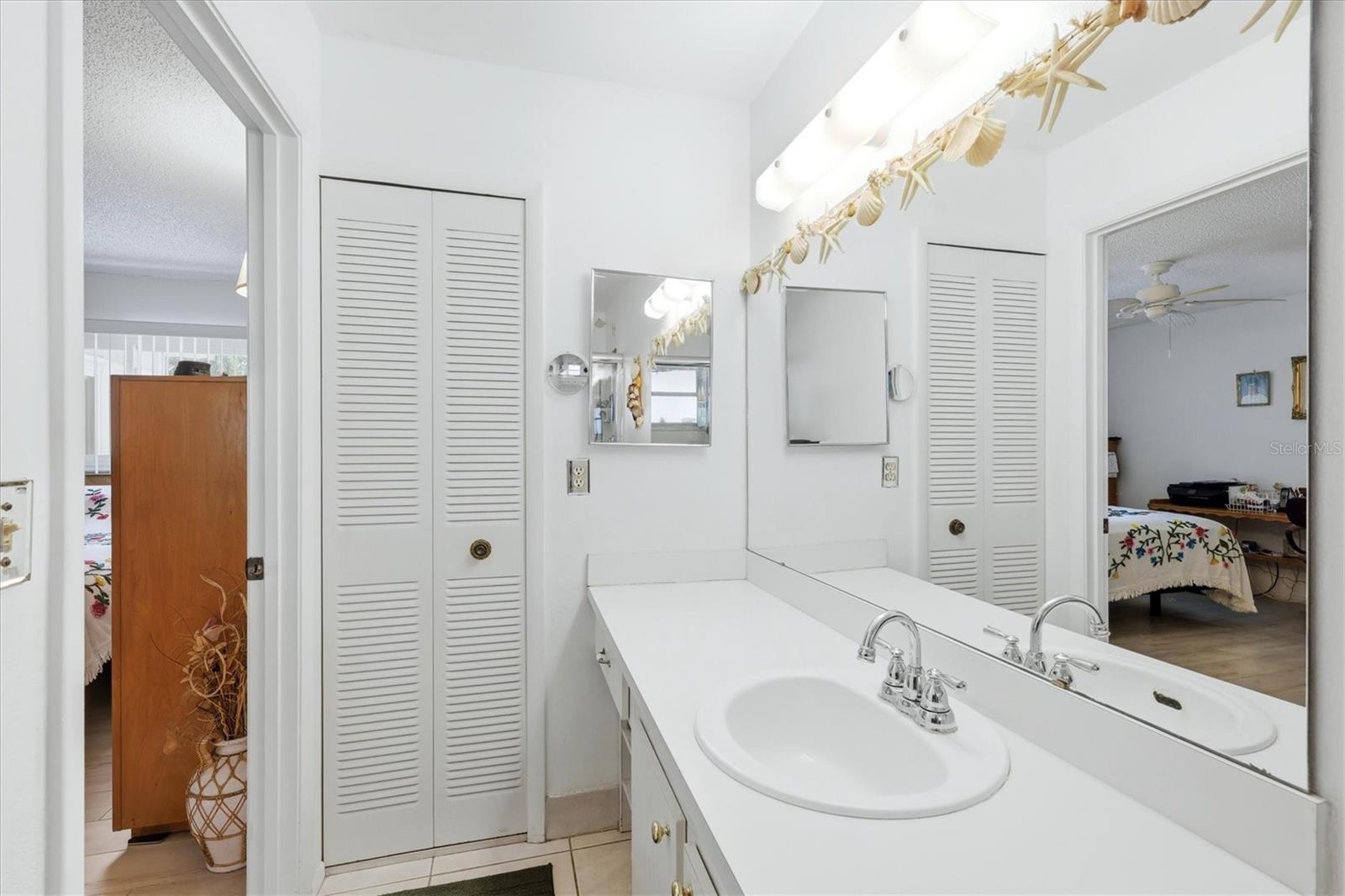 390 301 BLVD W #27B, BRADENTON, FL, 34205