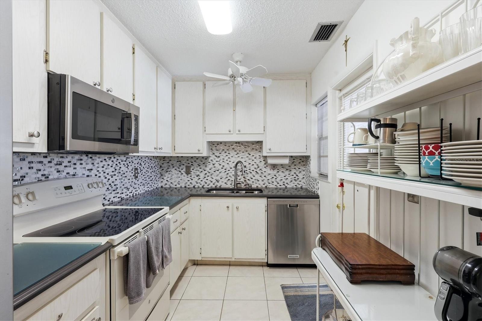390 301 BLVD W #27B, BRADENTON, FL, 34205