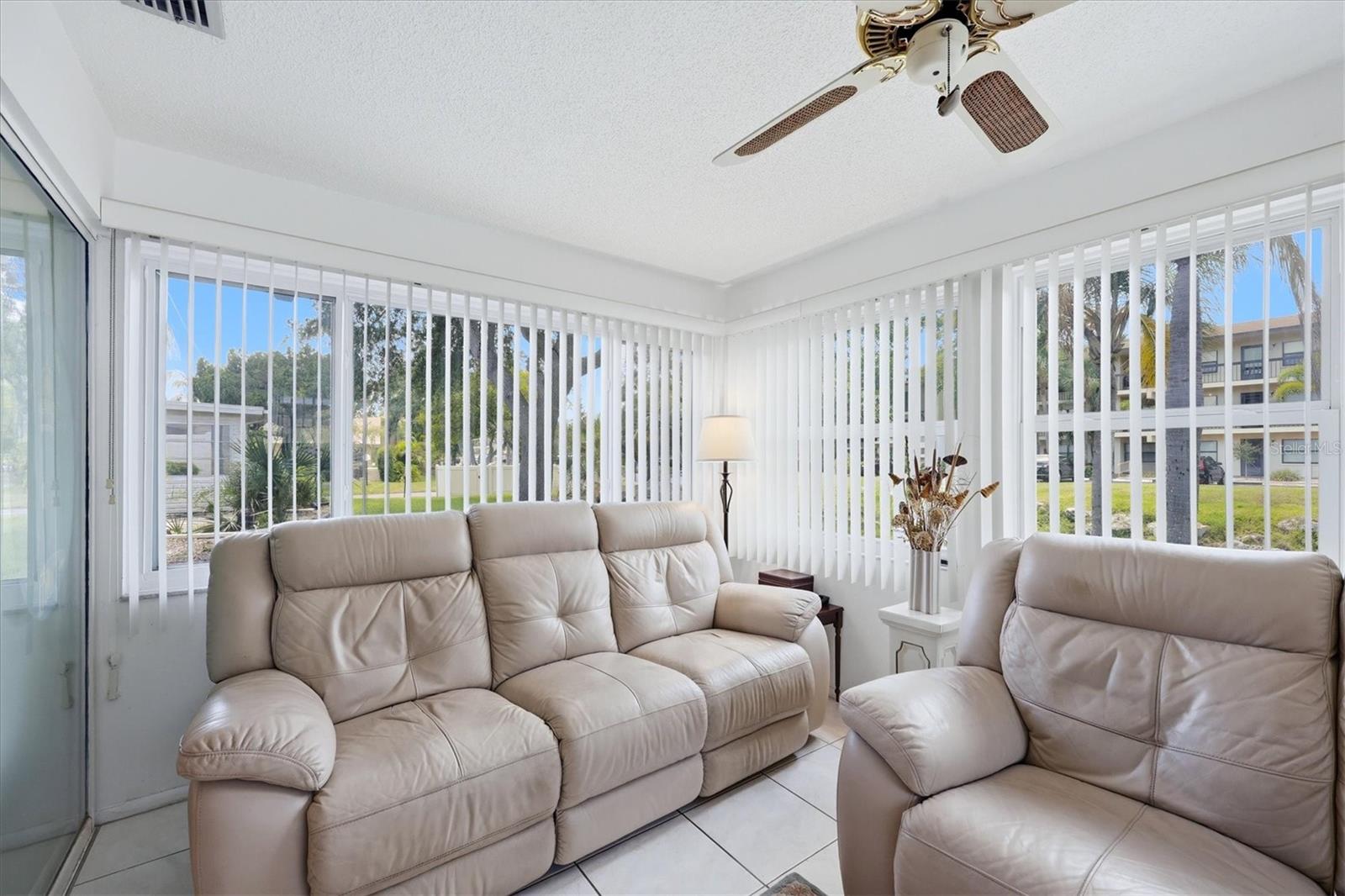 390 301 BLVD W #27B, BRADENTON, FL, 34205