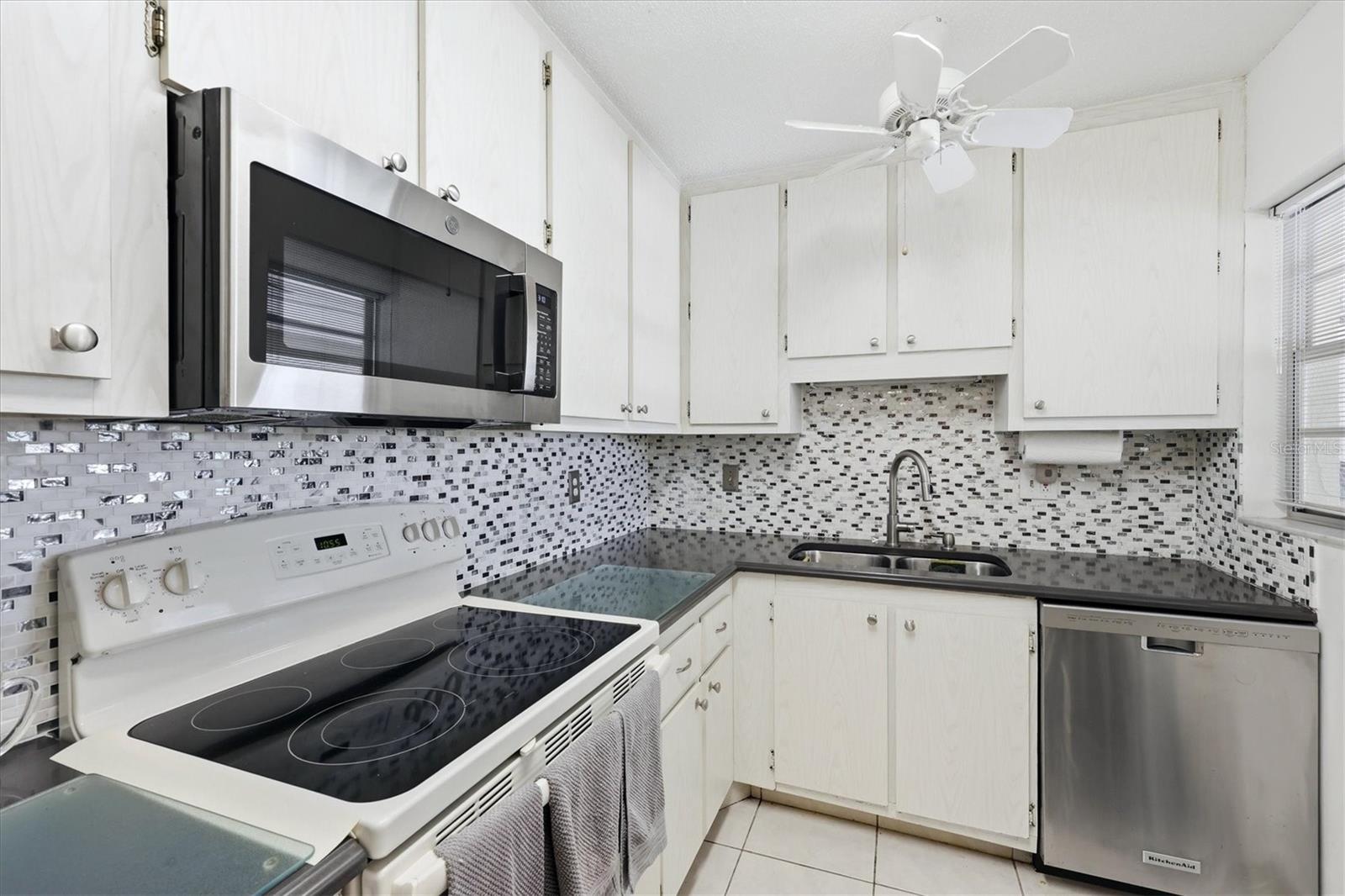 390 301 BLVD W #27B, BRADENTON, FL, 34205