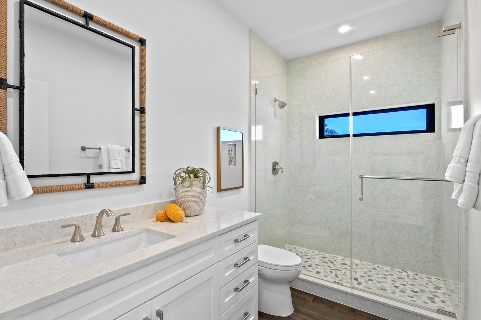 201 N HARBOR DR, HOLMES BEACH, FL, 34217