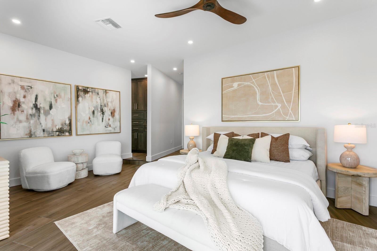 201 N HARBOR DR, HOLMES BEACH, FL, 34217