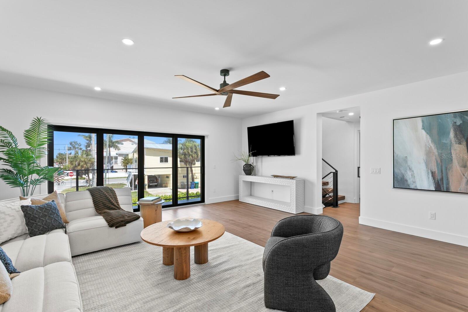 201 N HARBOR DR, HOLMES BEACH, FL, 34217