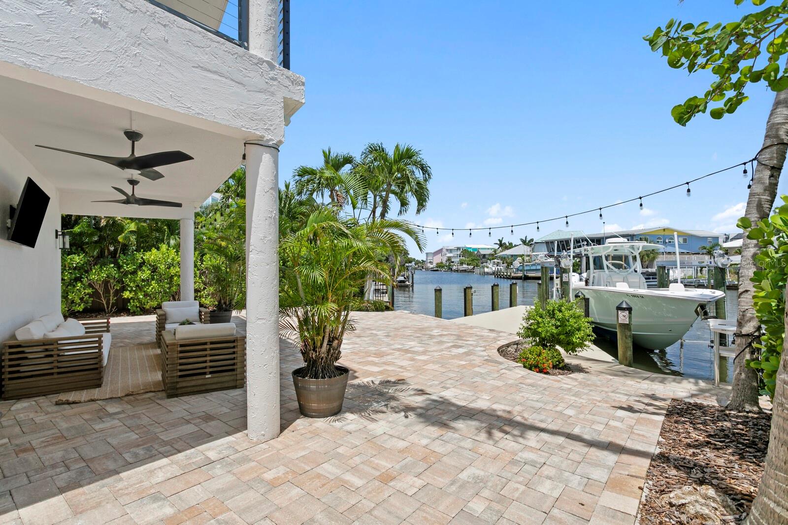 201 N HARBOR DR, HOLMES BEACH, FL, 34217
