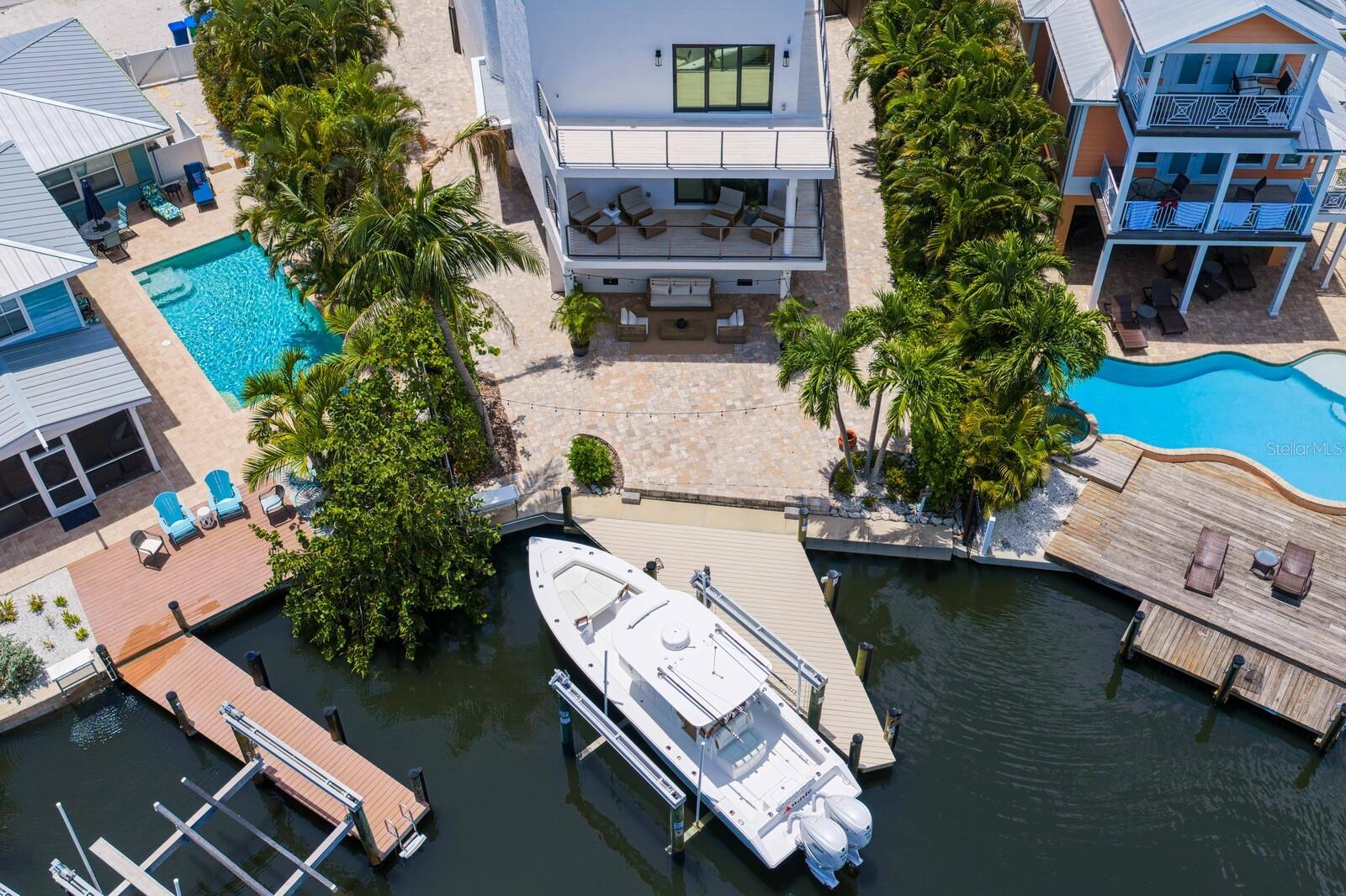 201 N HARBOR DR, HOLMES BEACH, FL, 34217