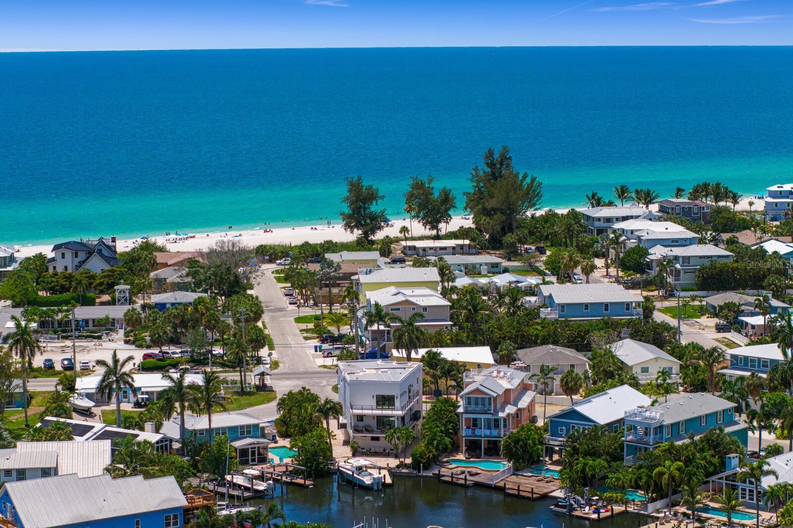 201 N HARBOR DR, HOLMES BEACH, FL, 34217