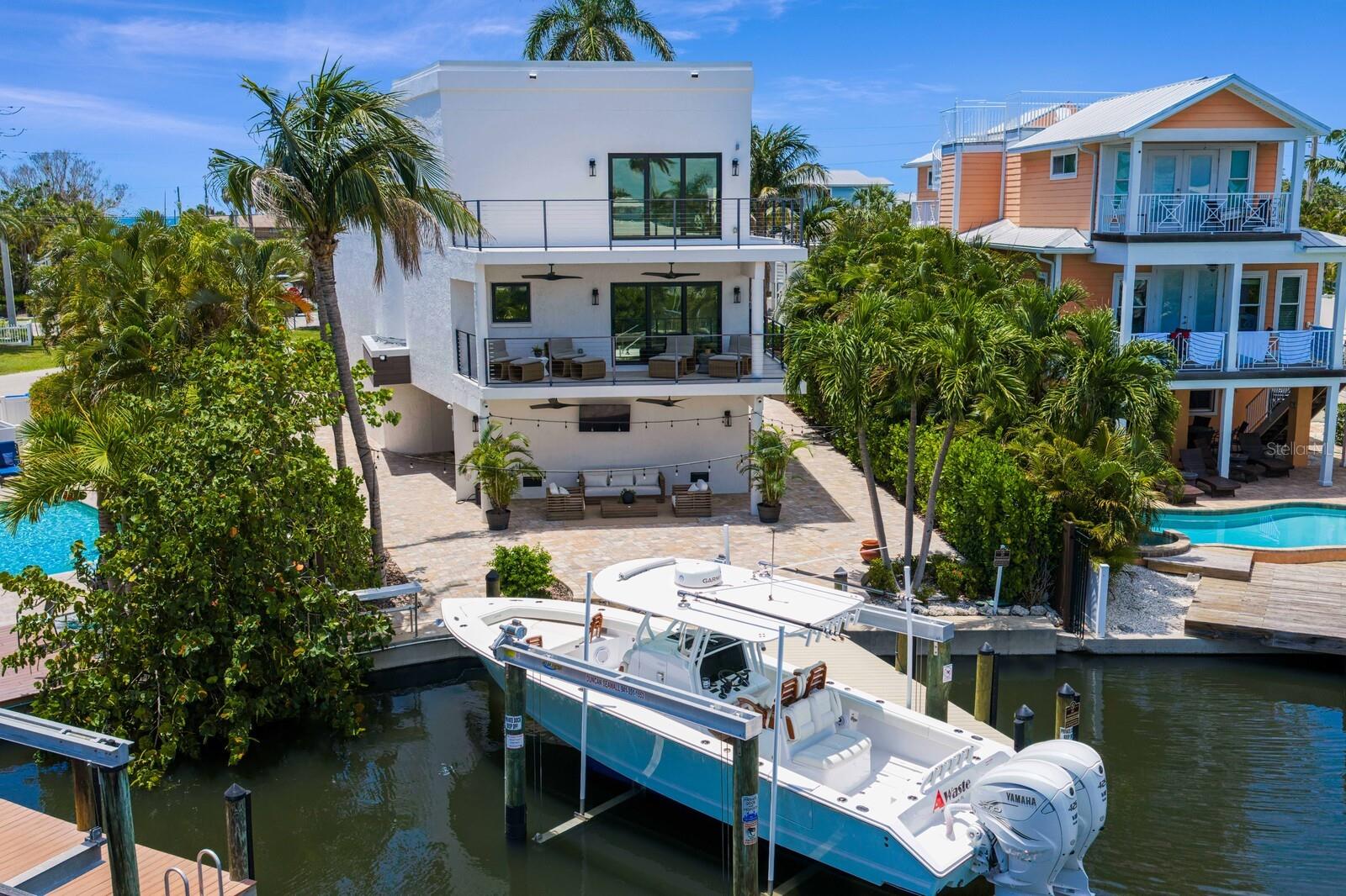 201 N HARBOR DR, HOLMES BEACH, FL, 34217