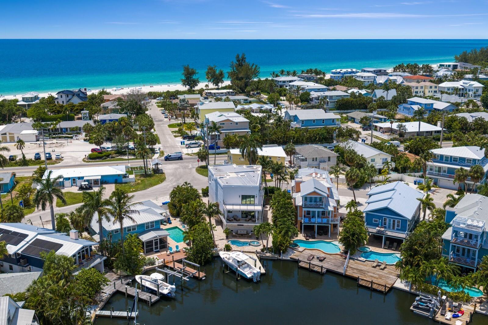 201 N HARBOR DR, HOLMES BEACH, FL, 34217