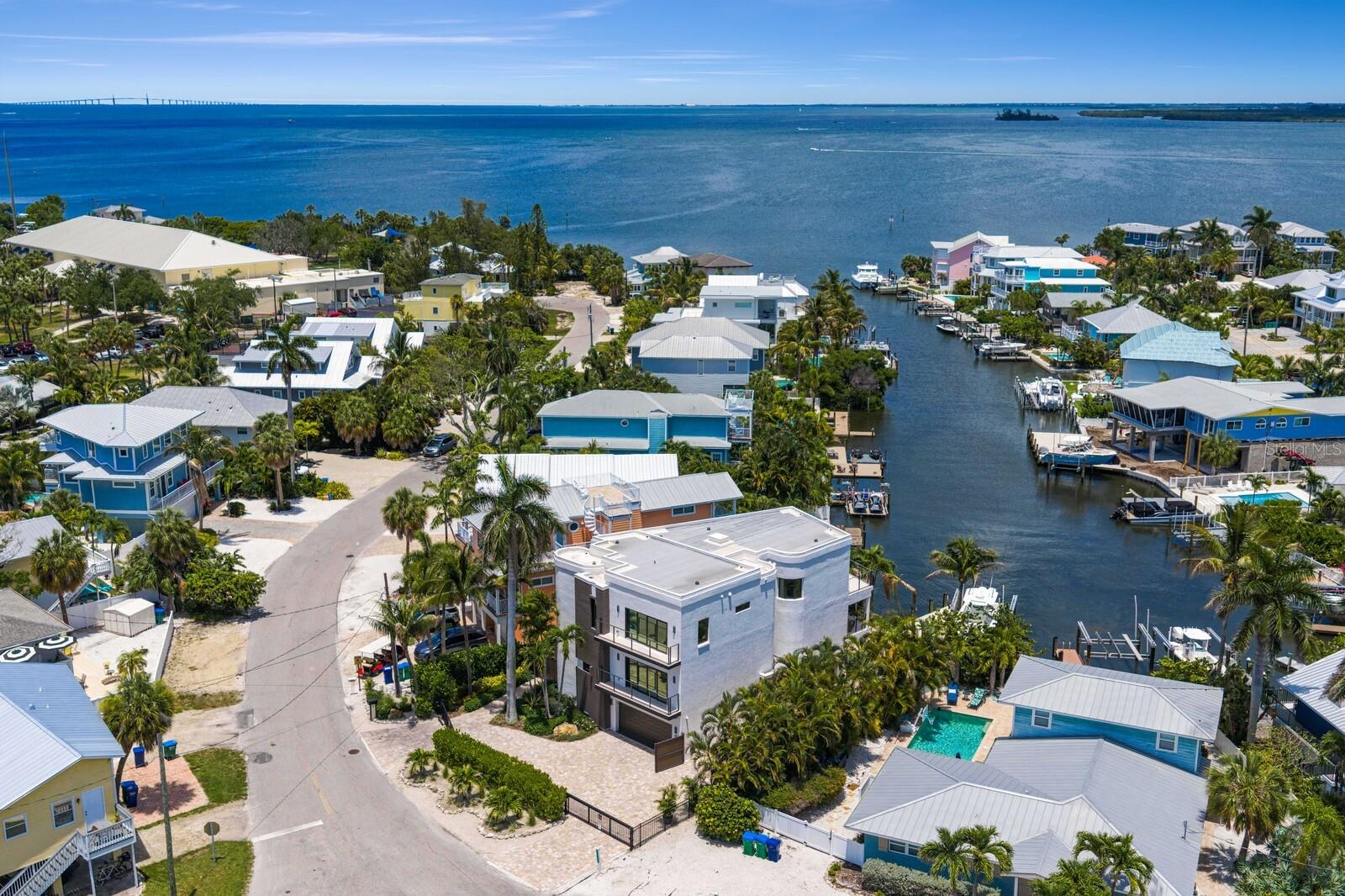 201 N HARBOR DR, HOLMES BEACH, FL, 34217