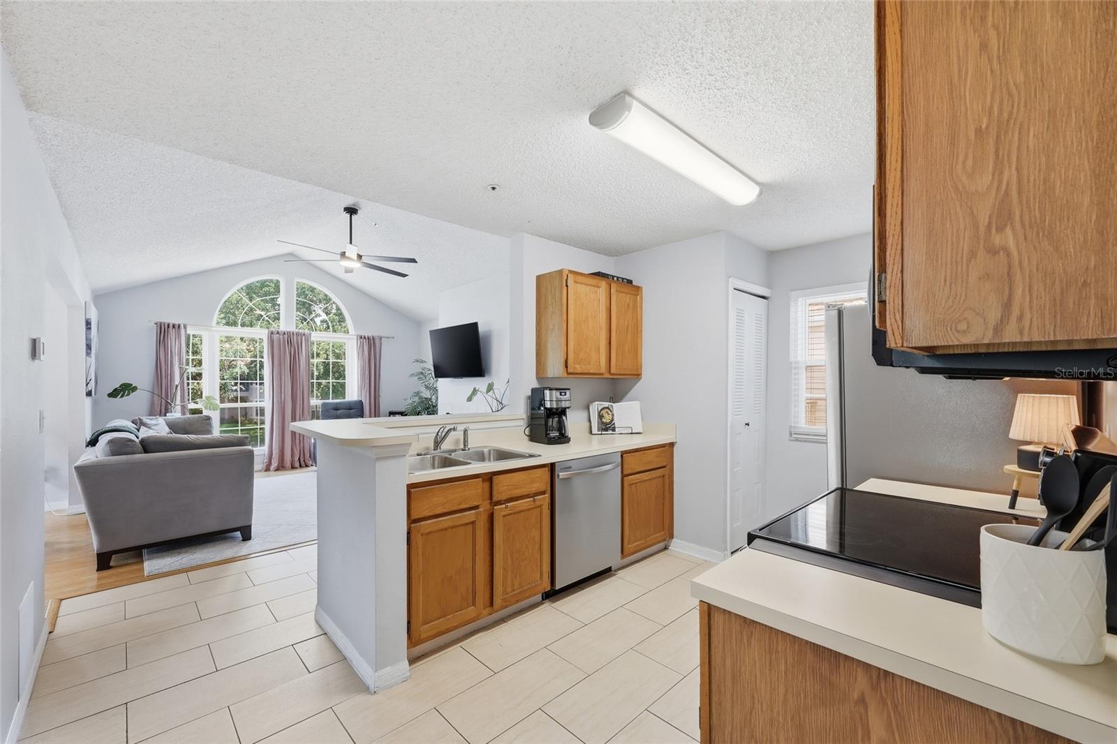 682 YOUNGSTOWN PKWY #330, ALTAMONTE SPRINGS, FL, 32714