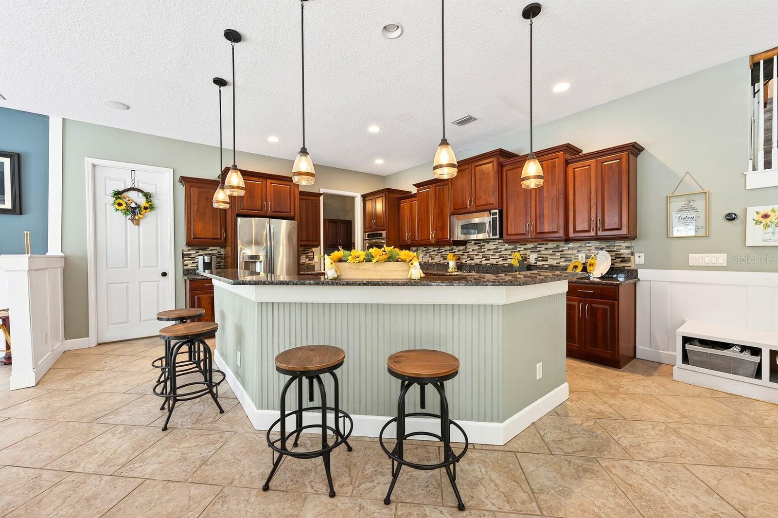 2756 LAKE PICKETT PL, CHULUOTA, FL, 32766