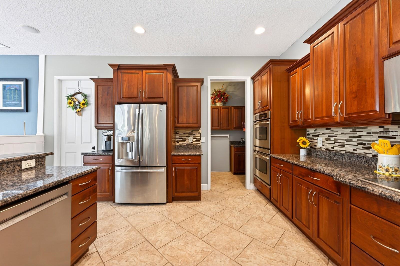 2756 LAKE PICKETT PL, CHULUOTA, FL, 32766
