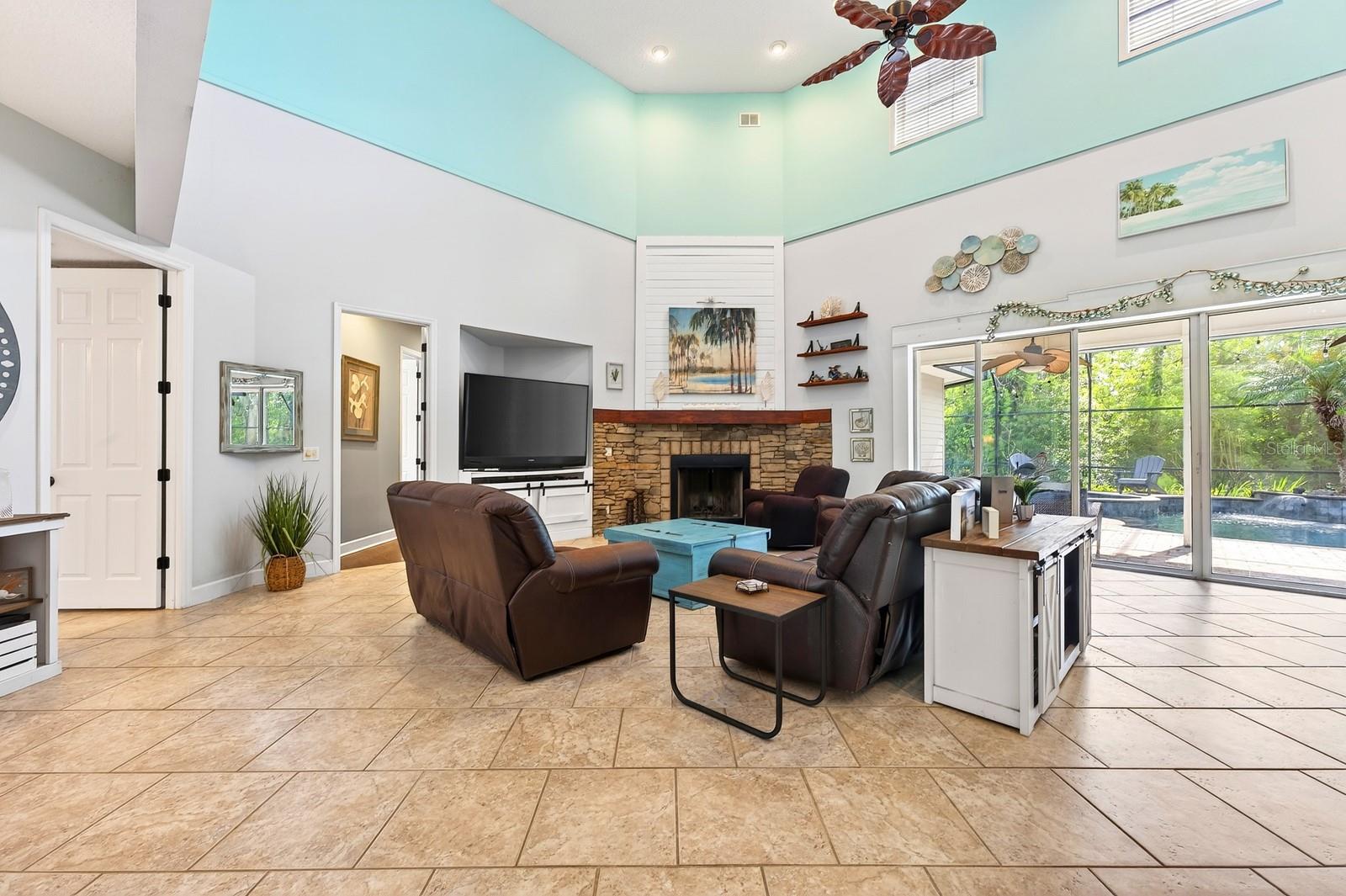 2756 LAKE PICKETT PL, CHULUOTA, FL, 32766