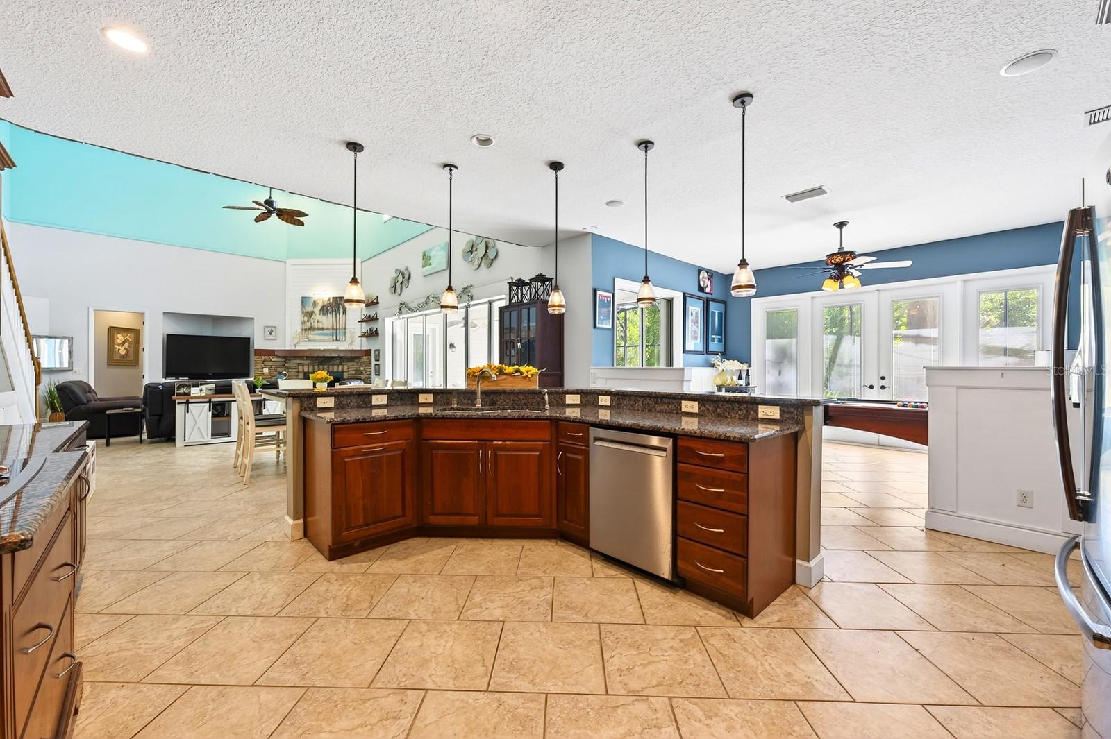 2756 LAKE PICKETT PL, CHULUOTA, FL, 32766