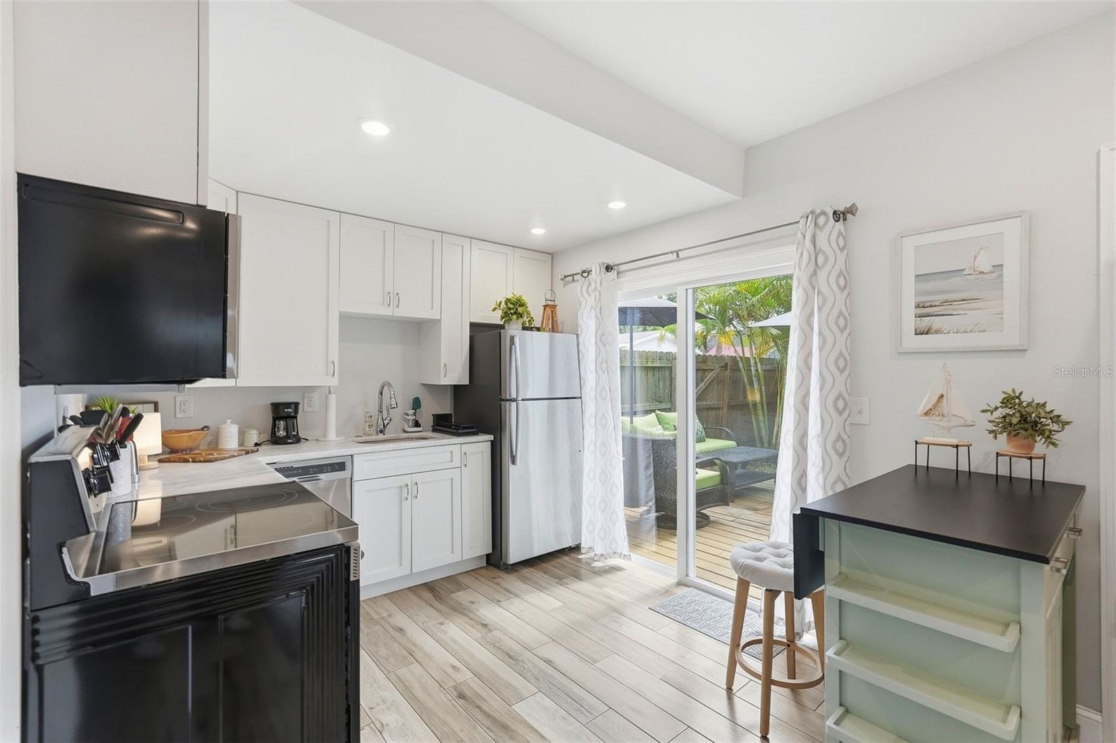 855 28TH AVE N, ST PETERSBURG, FL, 33704