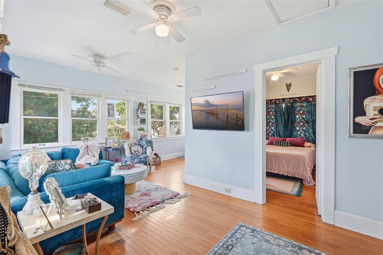 855 28TH AVE N, ST PETERSBURG, FL, 33704