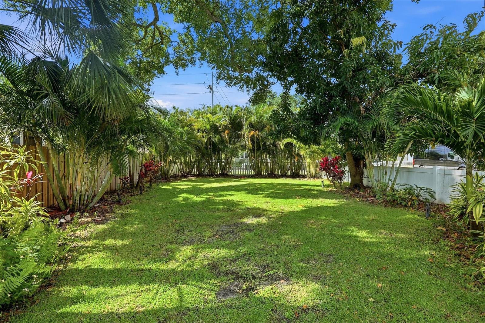 855 28TH AVE N, ST PETERSBURG, FL, 33704