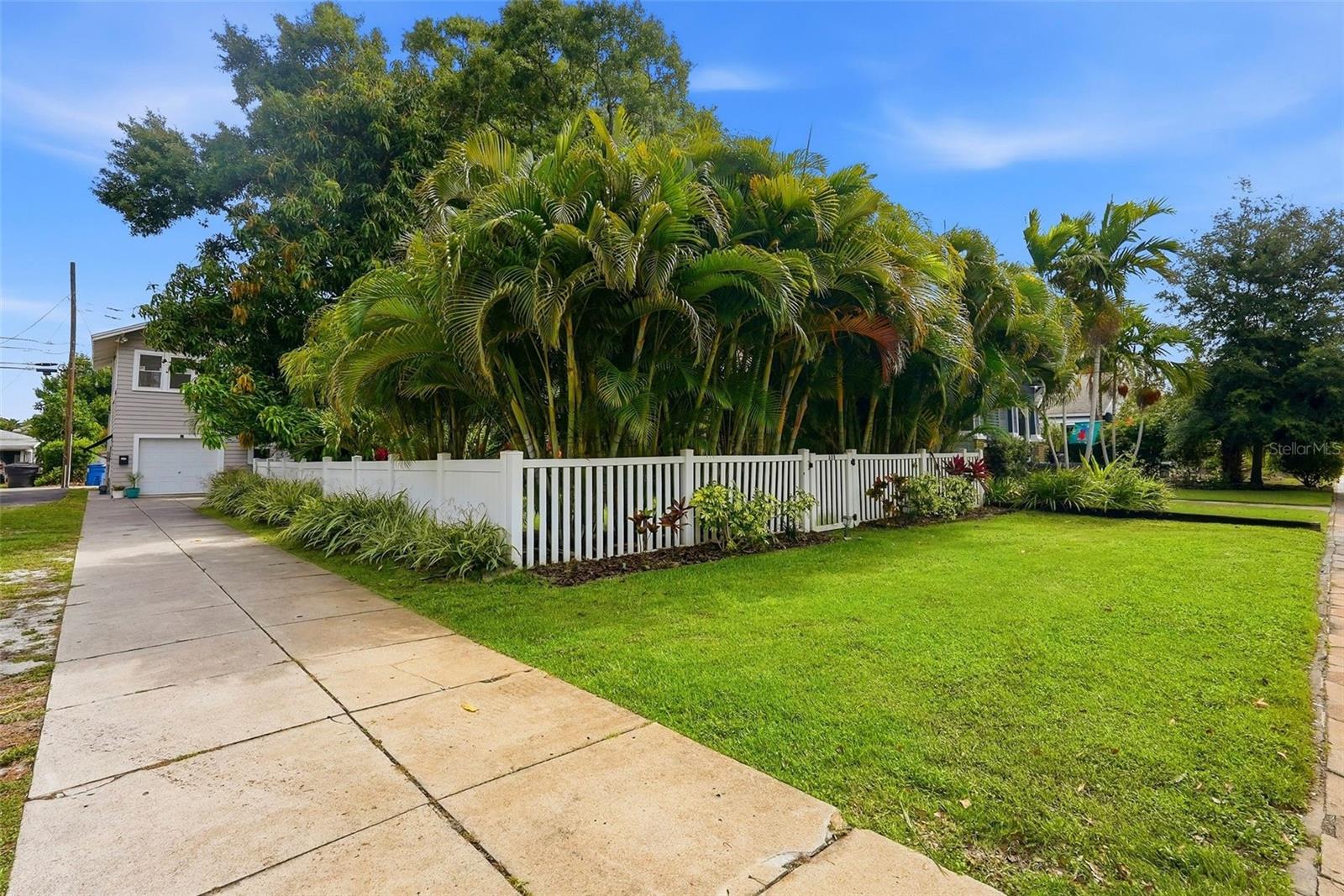 855 28TH AVE N, ST PETERSBURG, FL, 33704