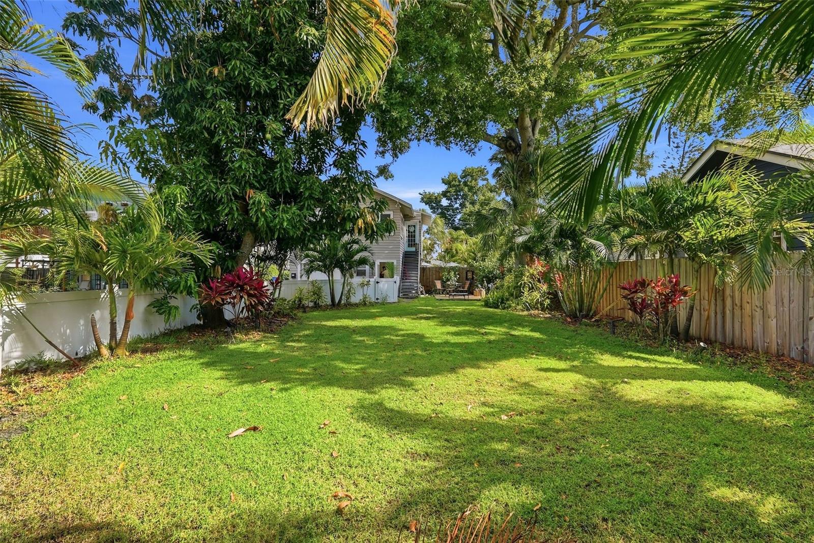 855 28TH AVE N, ST PETERSBURG, FL, 33704